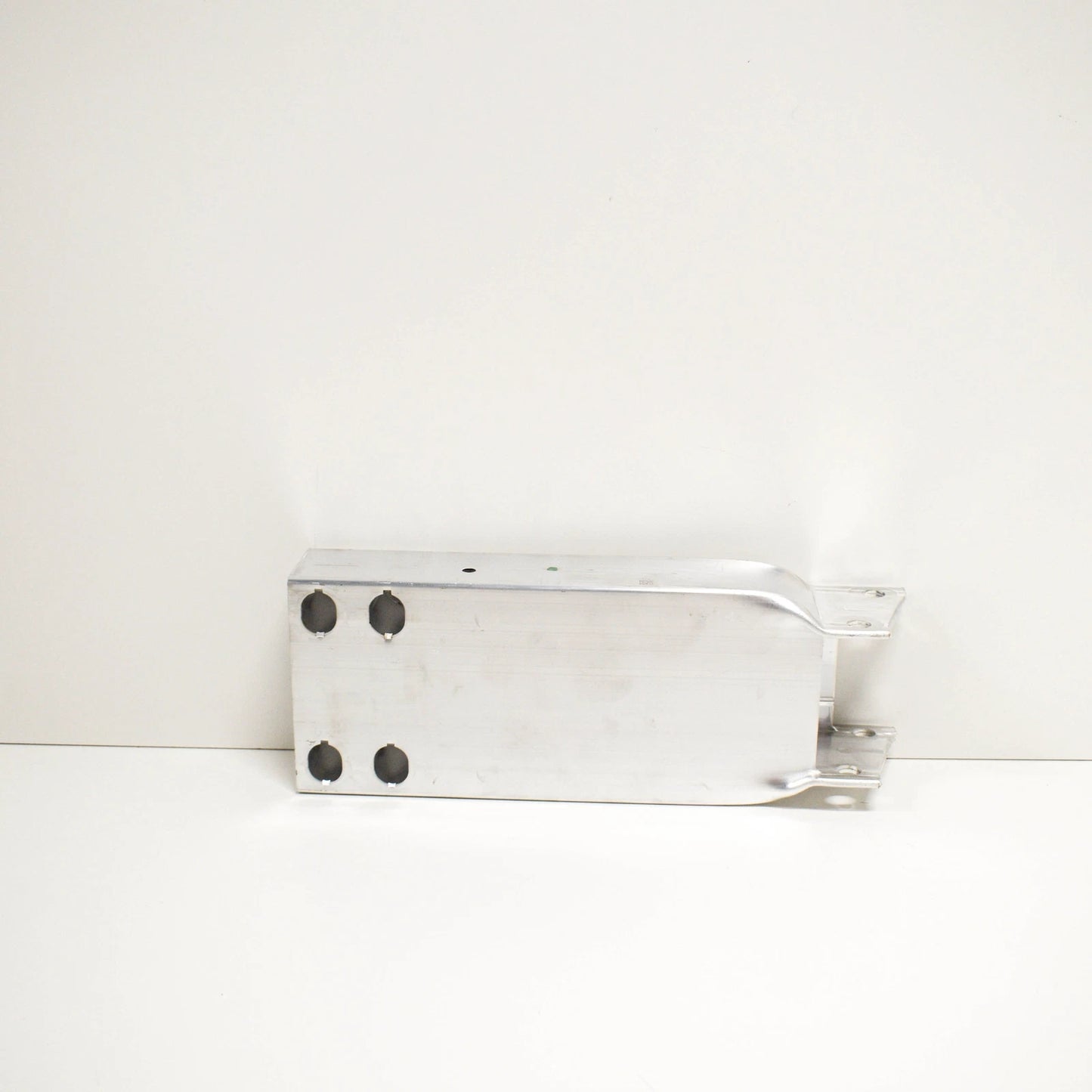 NEW MB E W212 FRONT RIGHT REINFORCEMENT BRACKET BAR IMPACT A2136201600 ORIGINAL