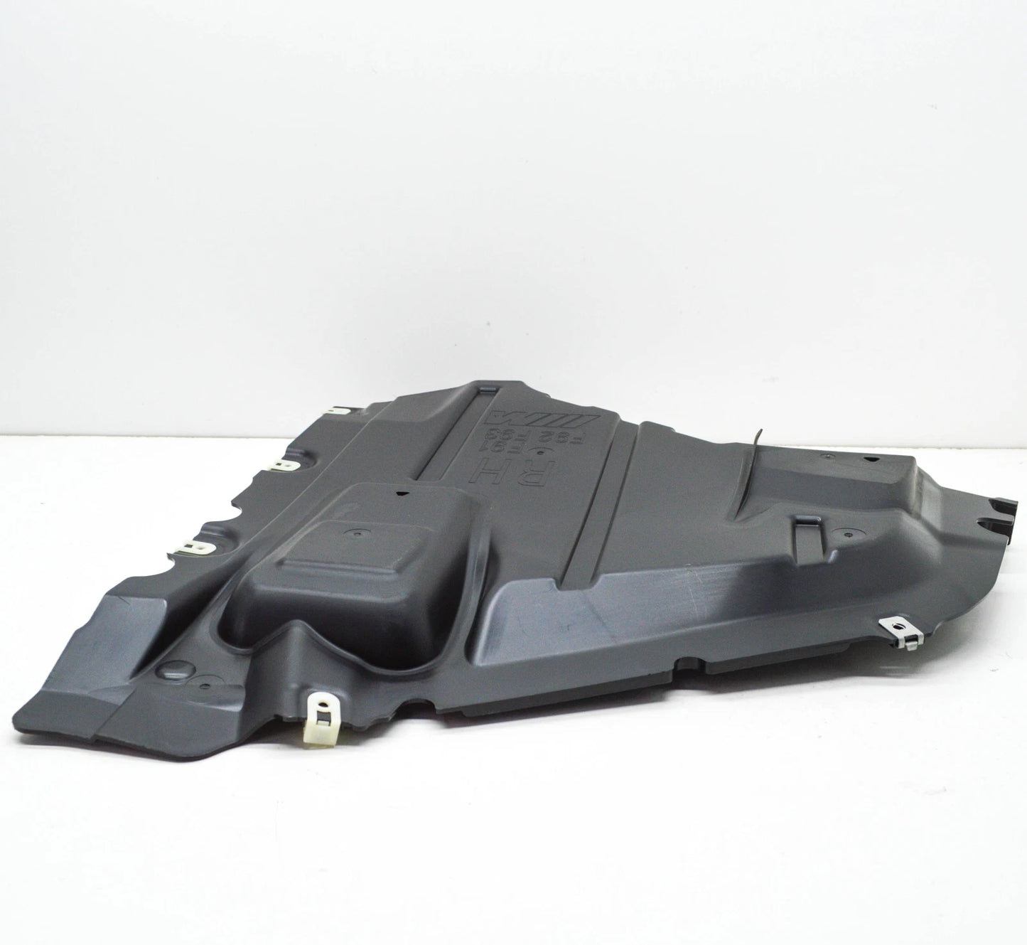 NEW BMW M8 CABRIO F91 FRONT RIGHT WHEEL ARCH LINER EXTENSION 51718079992