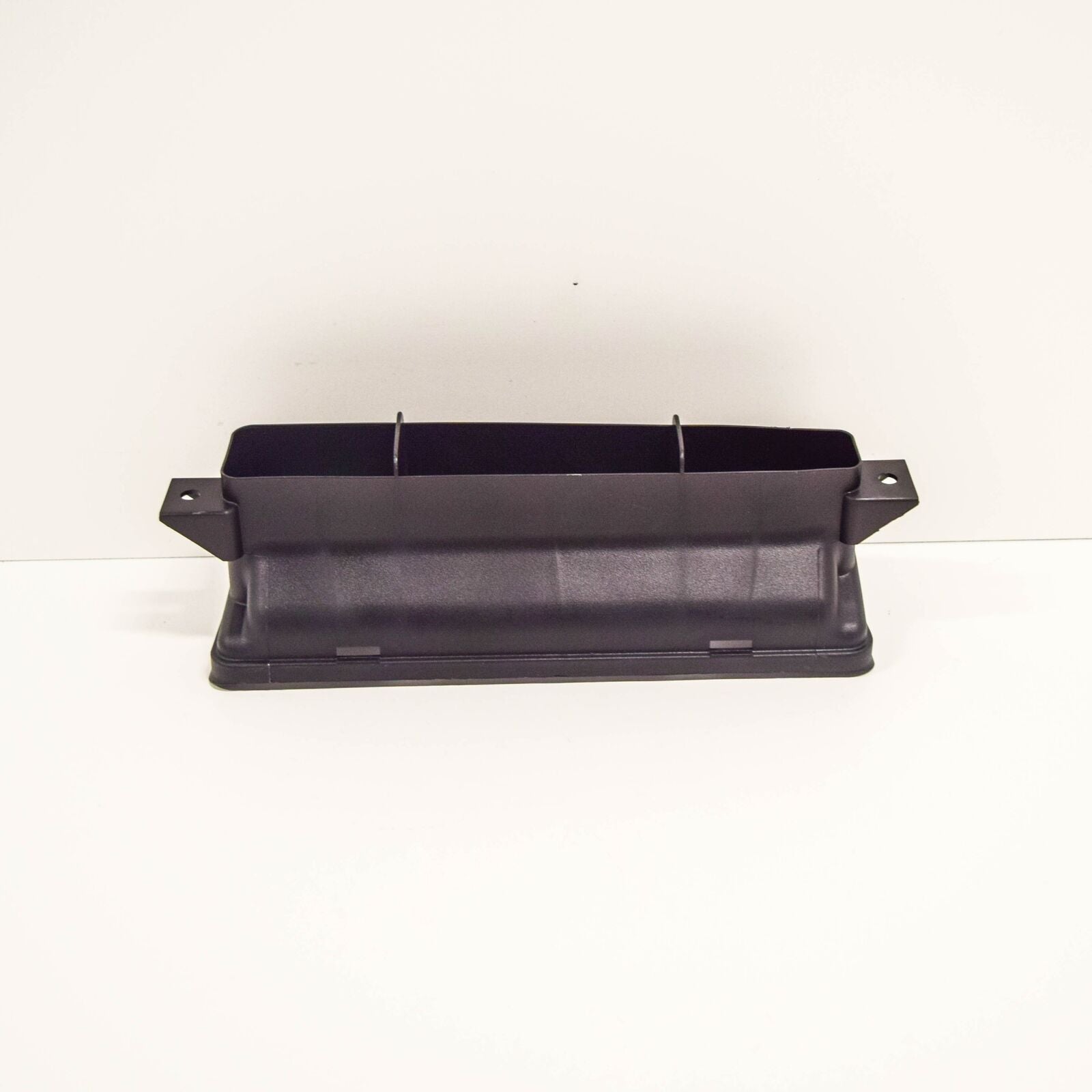 NEW VOLKSWAGEN JETTA MK6 SATIN BLACK AIR GUIDE CHANNEL 5P08059719B9 ORIGINAL