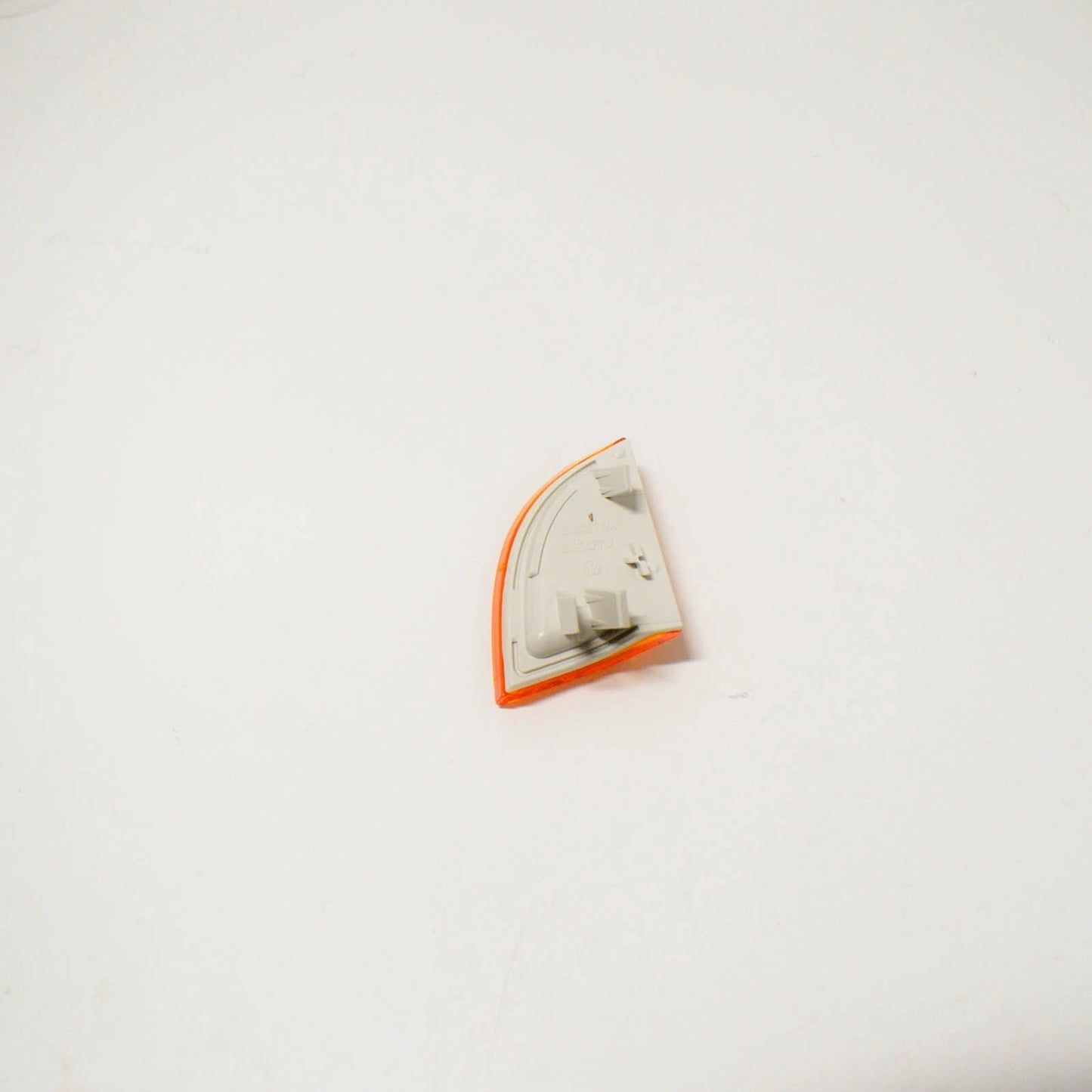 NEW VOLKSWAGEN PASSAT CC FRONT LEFT TURN INDICATOR REFLECTOR 3C8807717A