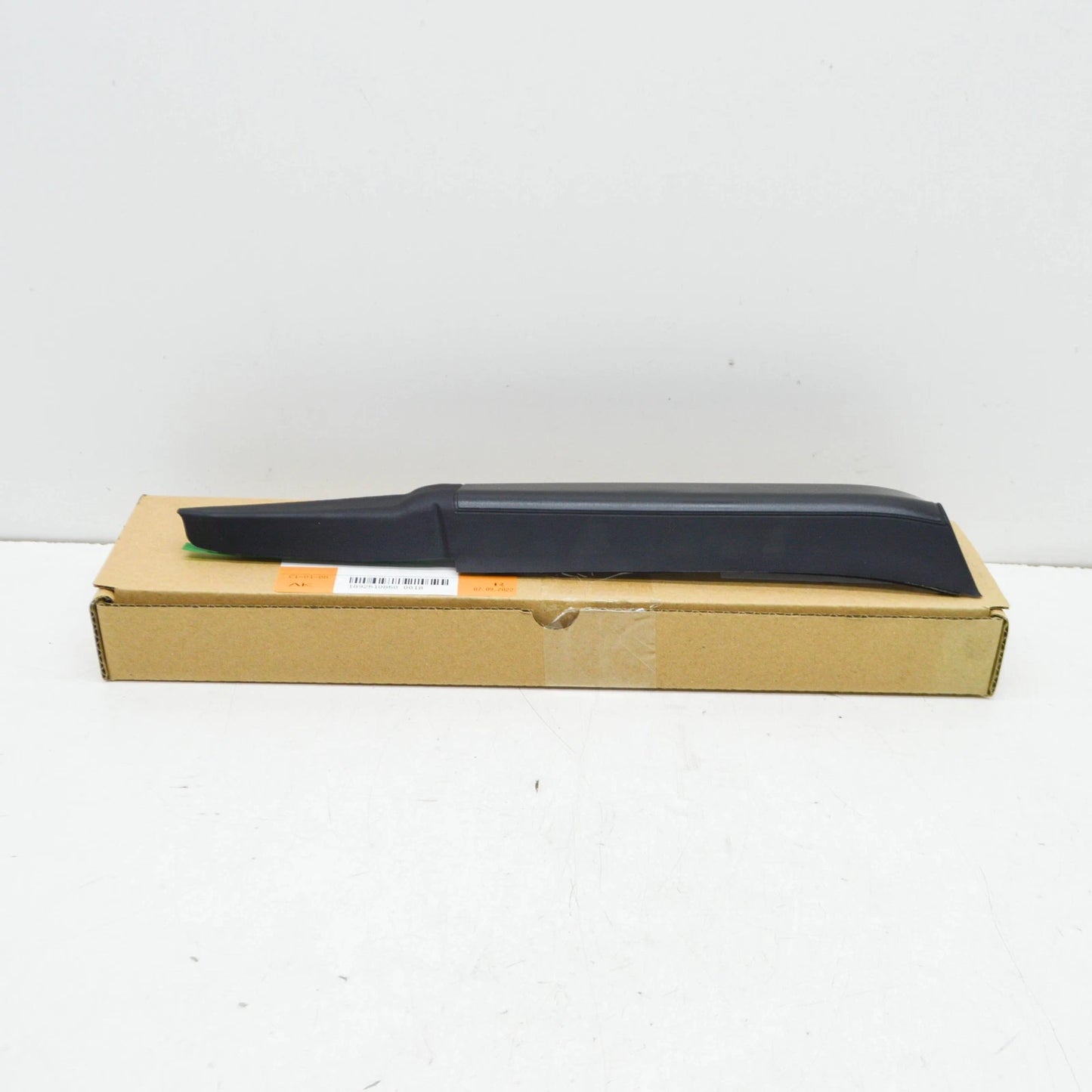 NEW BMW 7 F01 F02 REAR LEFT TAILLIGHT FINISHER TRIM 63217206389 ORIGINAL