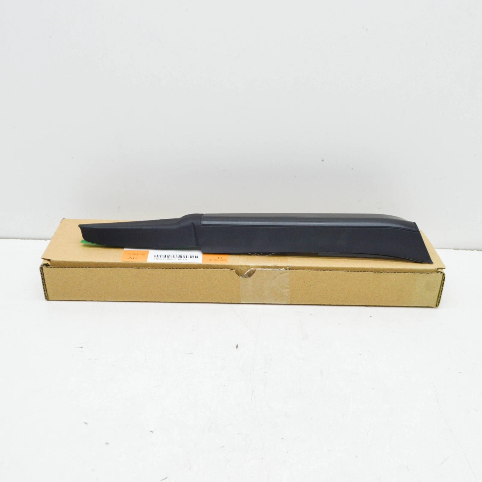 NEW BMW 7 F01 F02 REAR LEFT TAILLIGHT FINISHER TRIM 63217206389 ORIGINAL