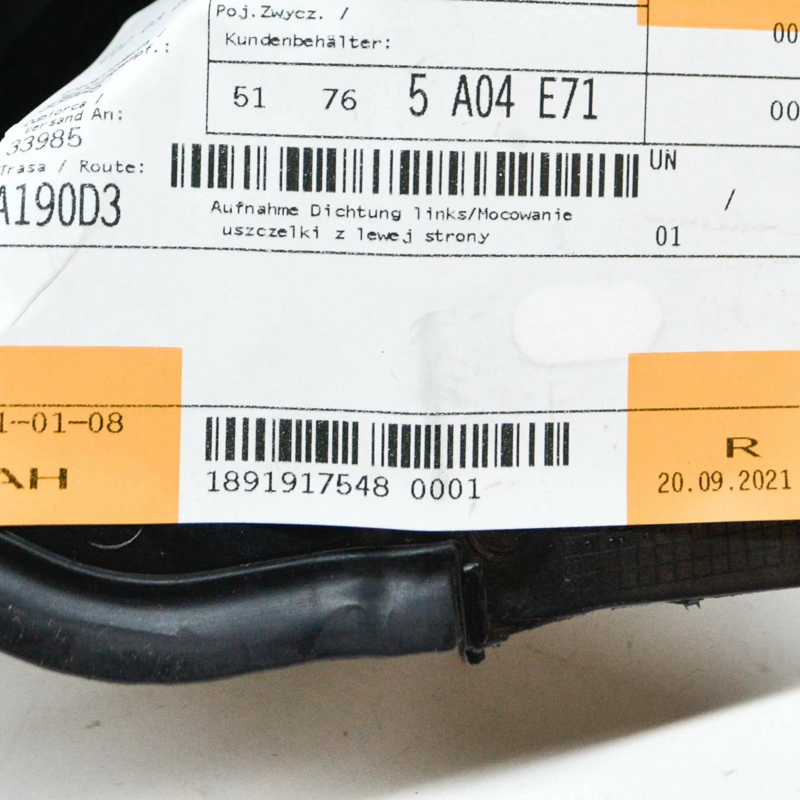 NEW BMW X1 F48 FRONT BONNET HOOD LEFT SUPPORT SEAL 51765A04E71 ORIGINAL