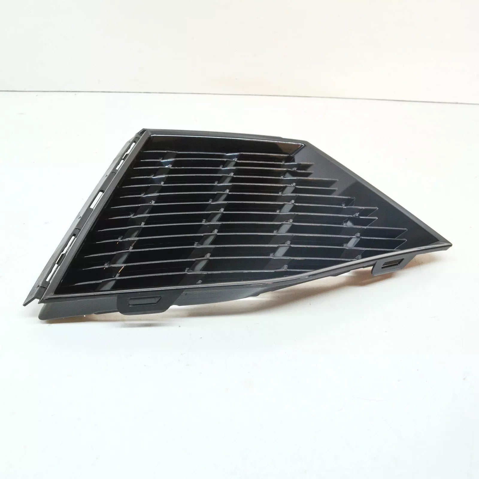 NEW BMW 2 GRAN COUPE F44 M FRONT BUMPER RIGHT AIR GRILLE 51118075518 ORIGINAL