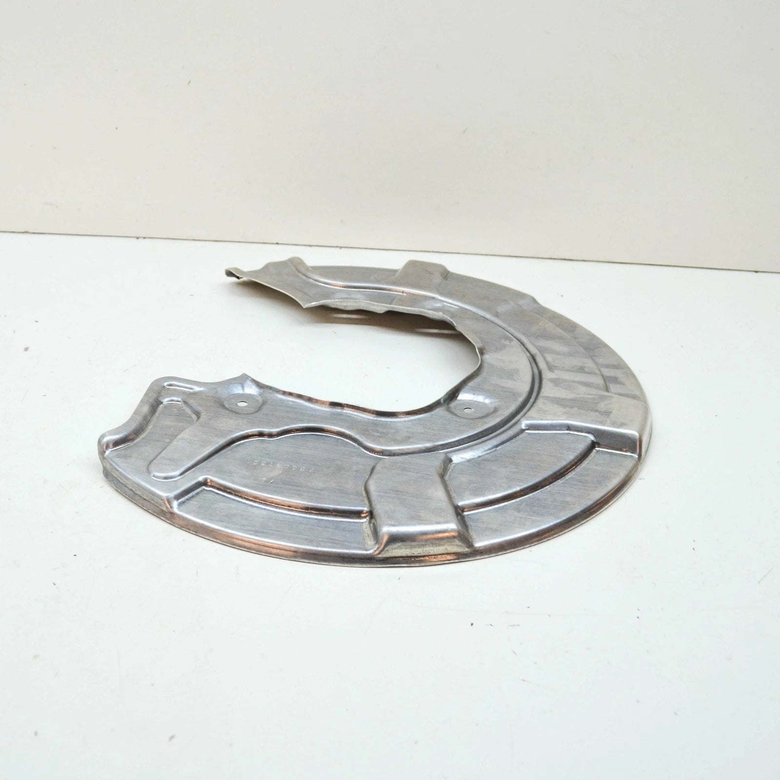 NEW BMW X5 G05 REAR LEFT BRAKE DISC PROTECTION SHIELD 34206880473 ORIGINAL