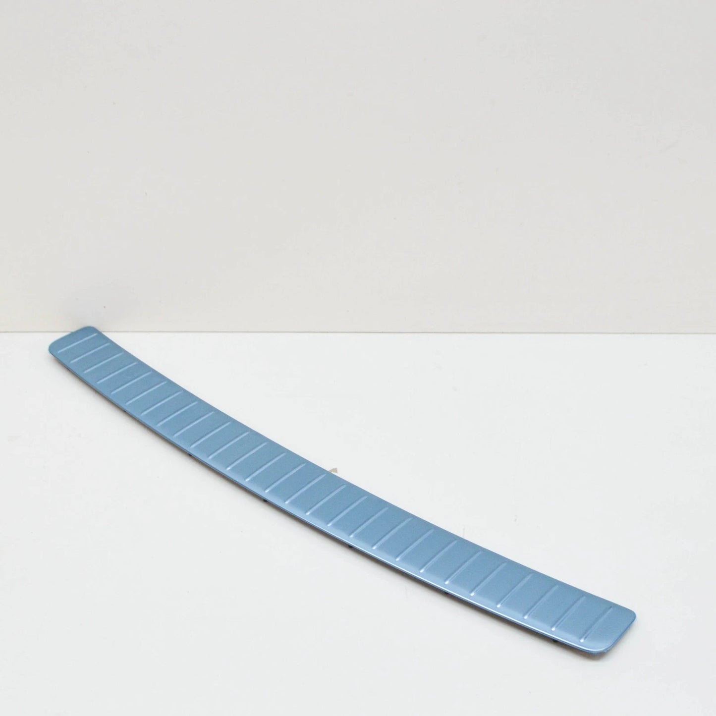 NEW MERCEDES-BENZ M-CLASS W164 REAR BUMPER SILVER LOAD PLATE TRIM A1648800111