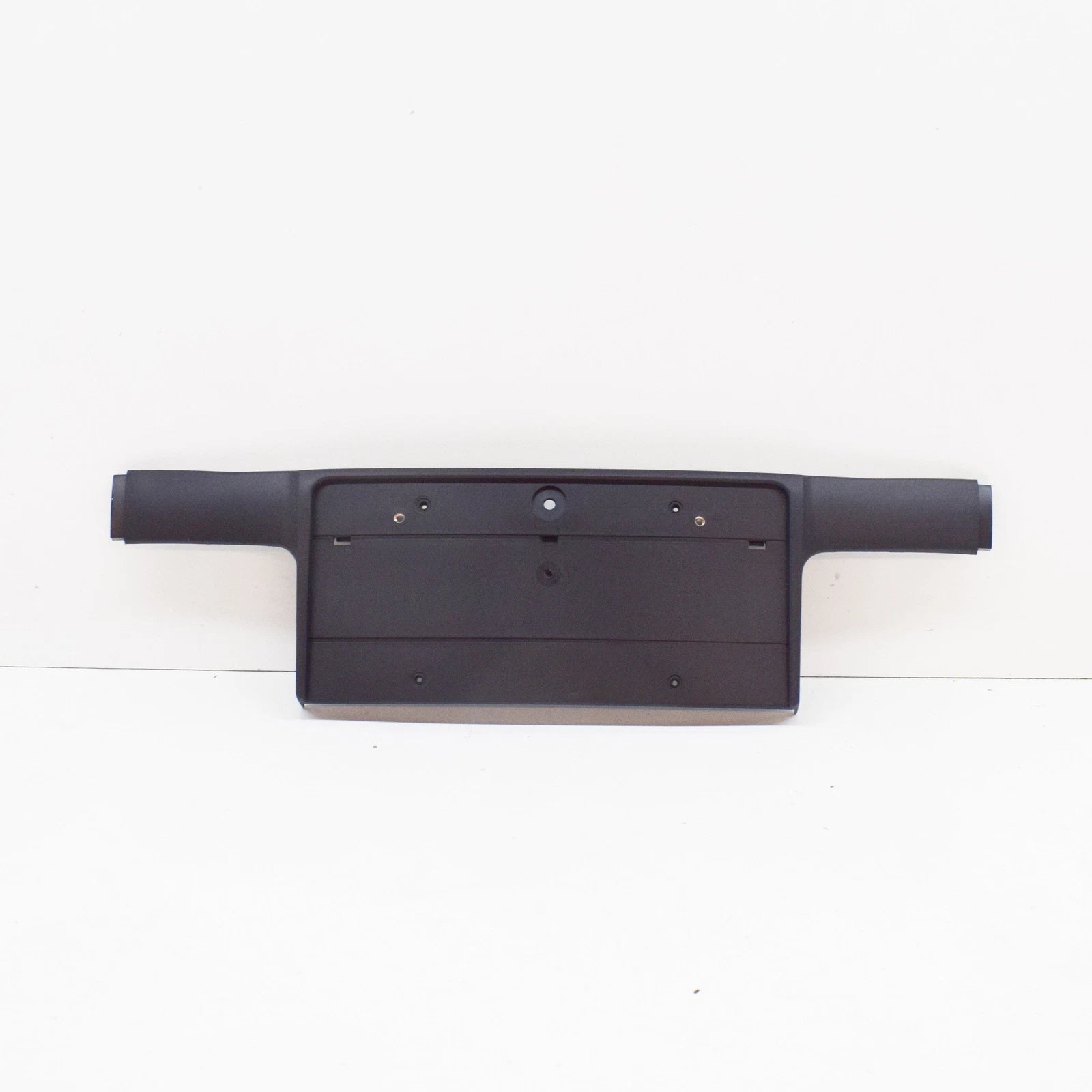 NEW BMW 3 E36 FRONT LICENSE NUMBER PLATE 51118165148 8165148 ORIGINAL