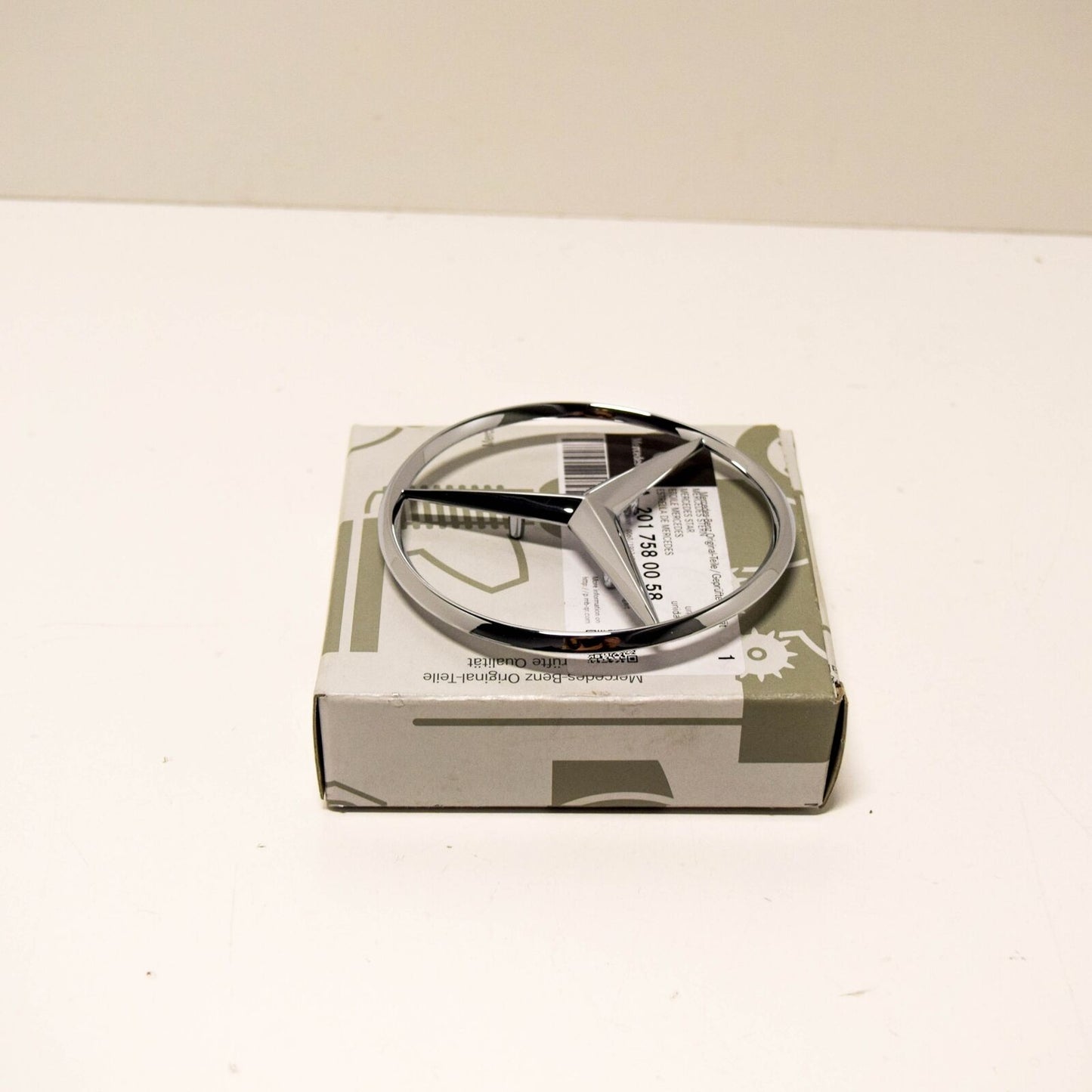 NEW MB E W124 REAR BOOT TRUNK LID EMBLEM BADGE STAR A2017580058 ORIGINAL