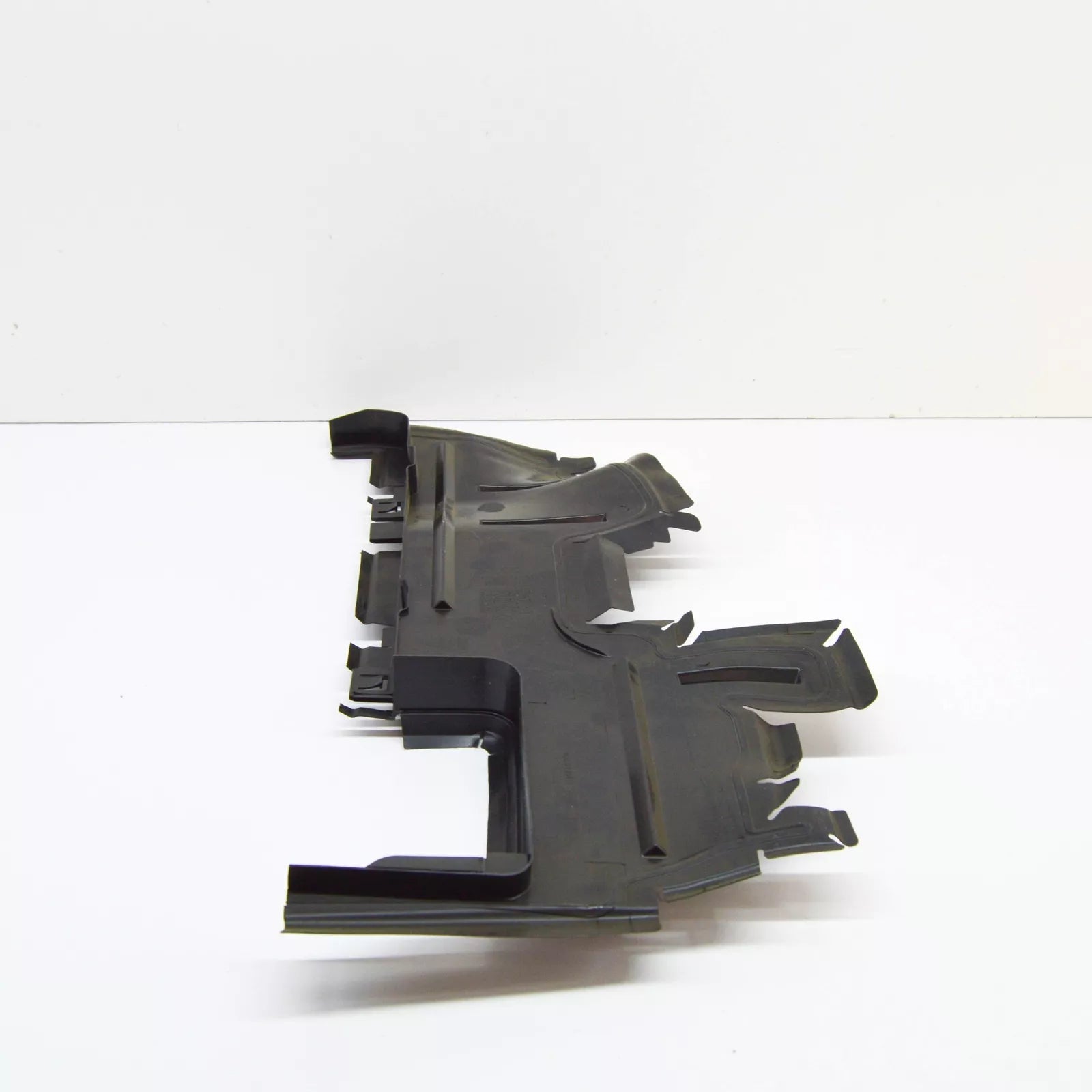 NEW AUDI A6 C7 RADIATOR RIGHT AIR GUIDE 4G0121284BF