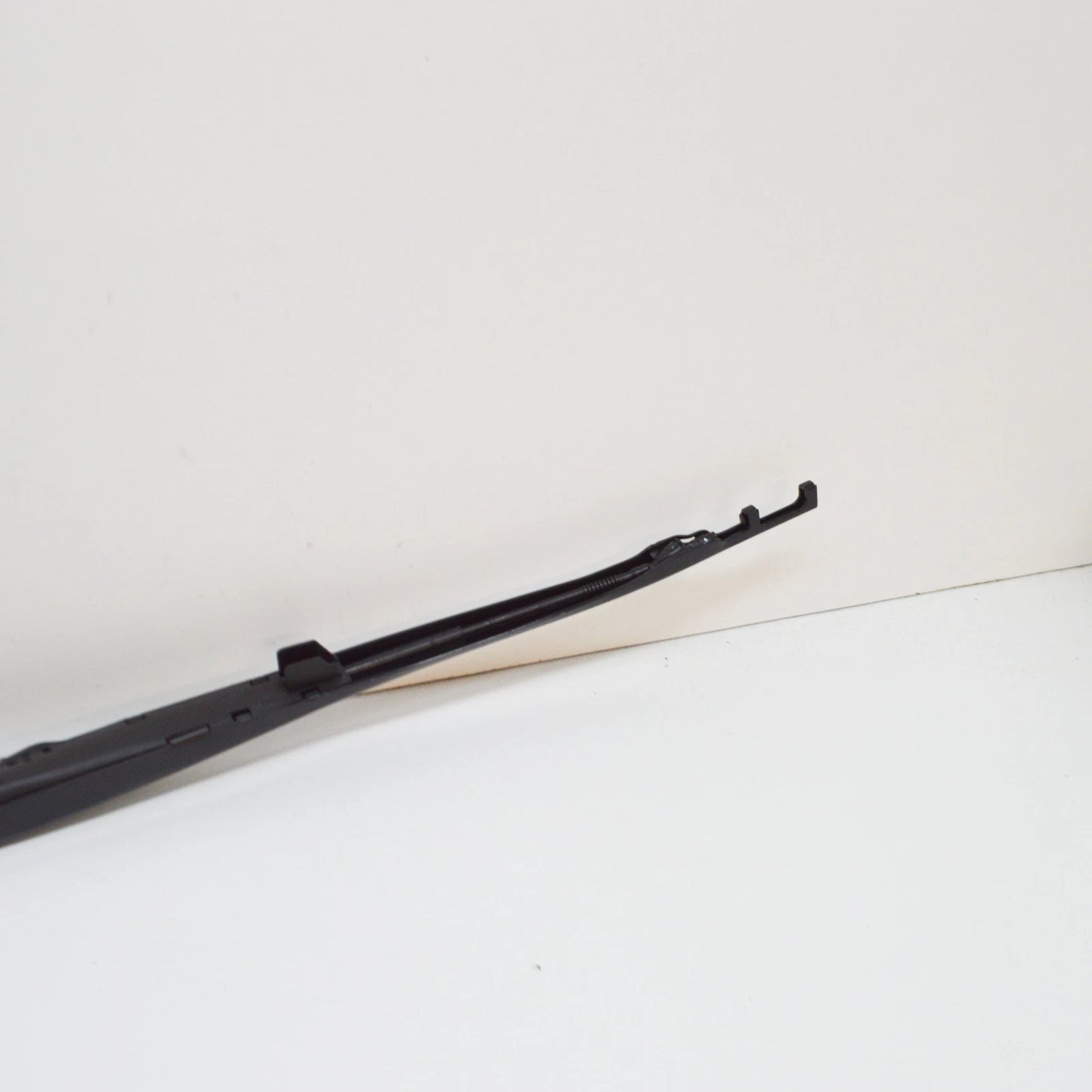 NEW BMW 7 E65 E66 E67 RIGHT WINDSHIELD WIPER ARM RHD 61617208692 7208692