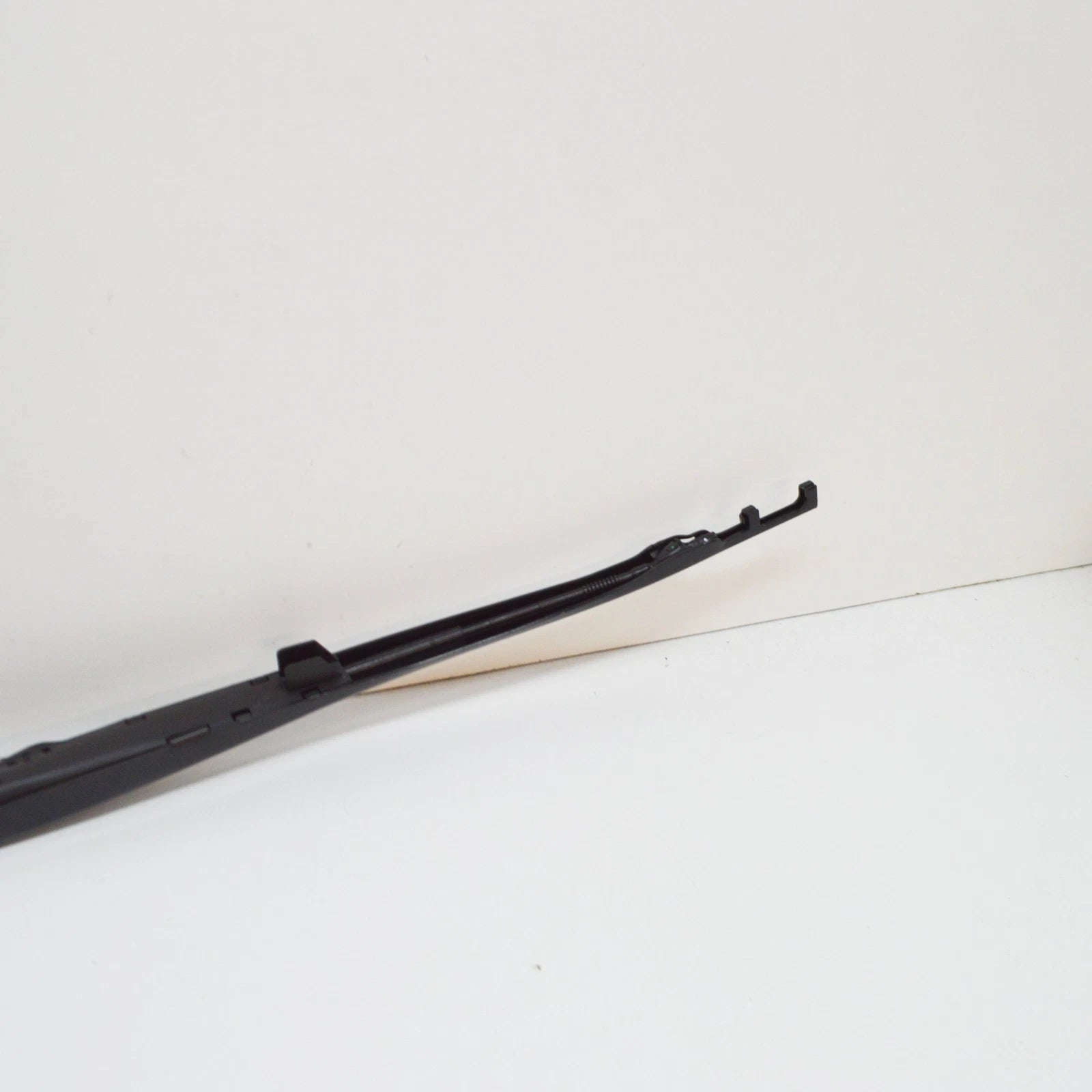 NEW BMW 7 E65 E66 E67 RIGHT WINDSHIELD WIPER ARM RHD 61617208692 7208692