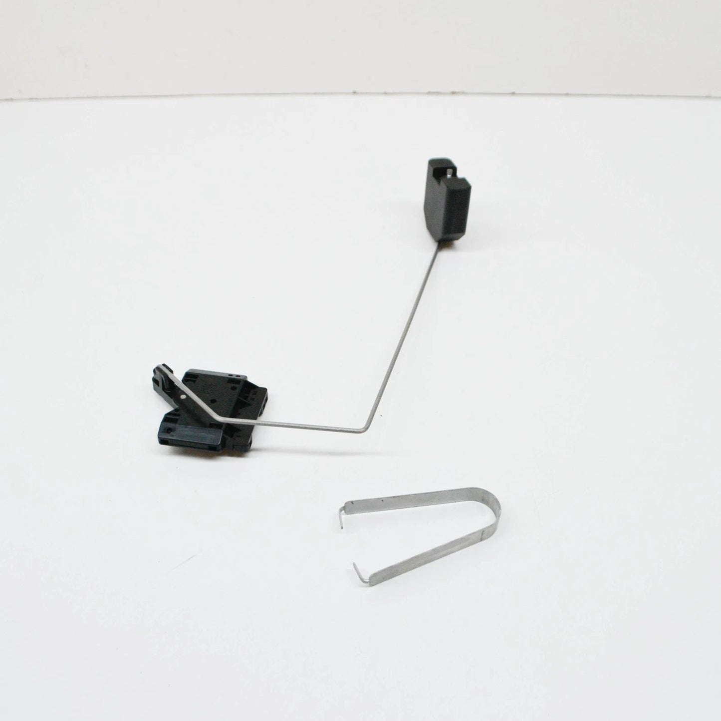 NEW VOLKSWAGEN AMAROK FUEL GAUGE SENSOR 2H0919673A