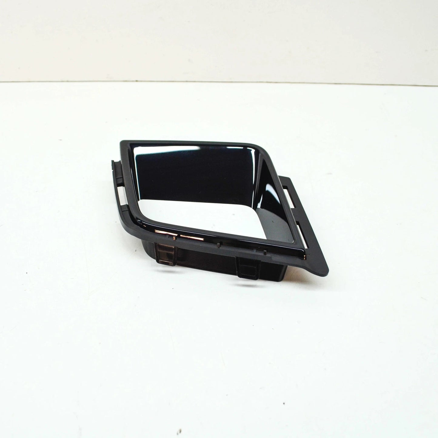 NEW BMW 7 G11 G12 M FRONT LEFT AIR BRAKE TRIM DUCT 51118076413 ORIGINAL