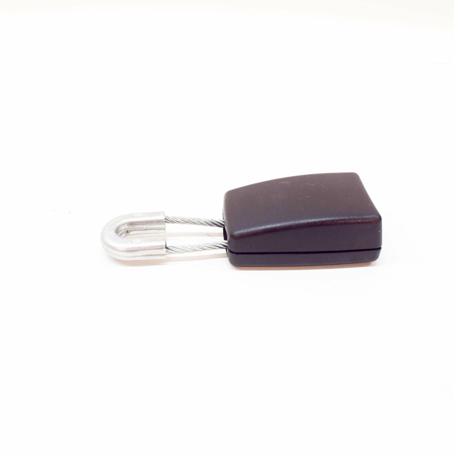 NEW VOLKSWAGEN CADDY 2K REAR LEFT SEAT BELT LATCH 7E0857740AQVZ ORIGINAL