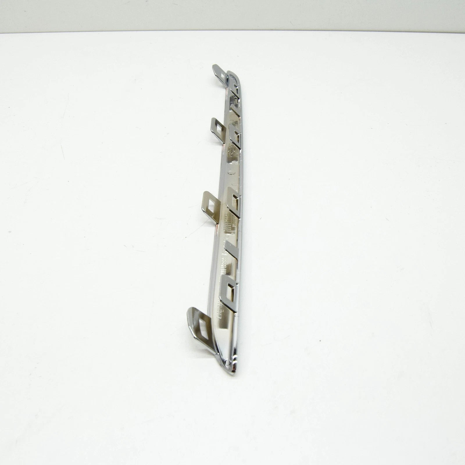 NEW MERCEDES-BENZ E W213 RADIATOR GRILLE RIGHT TRIM MOLDING A2388881000 ORIGINAL