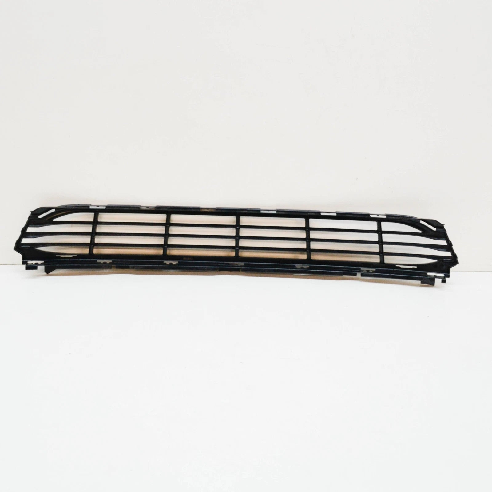 NEW BMW 7 G11 FRONT BUMPER CENTER AIR INTAKE GRILLE 51117486832 ORIGINAL