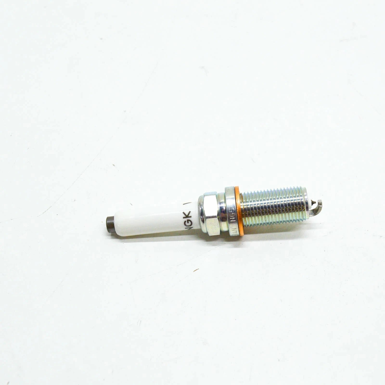 NEW AUDI A8 4H D4 IGNITION SPARK PLUG 06K905601M