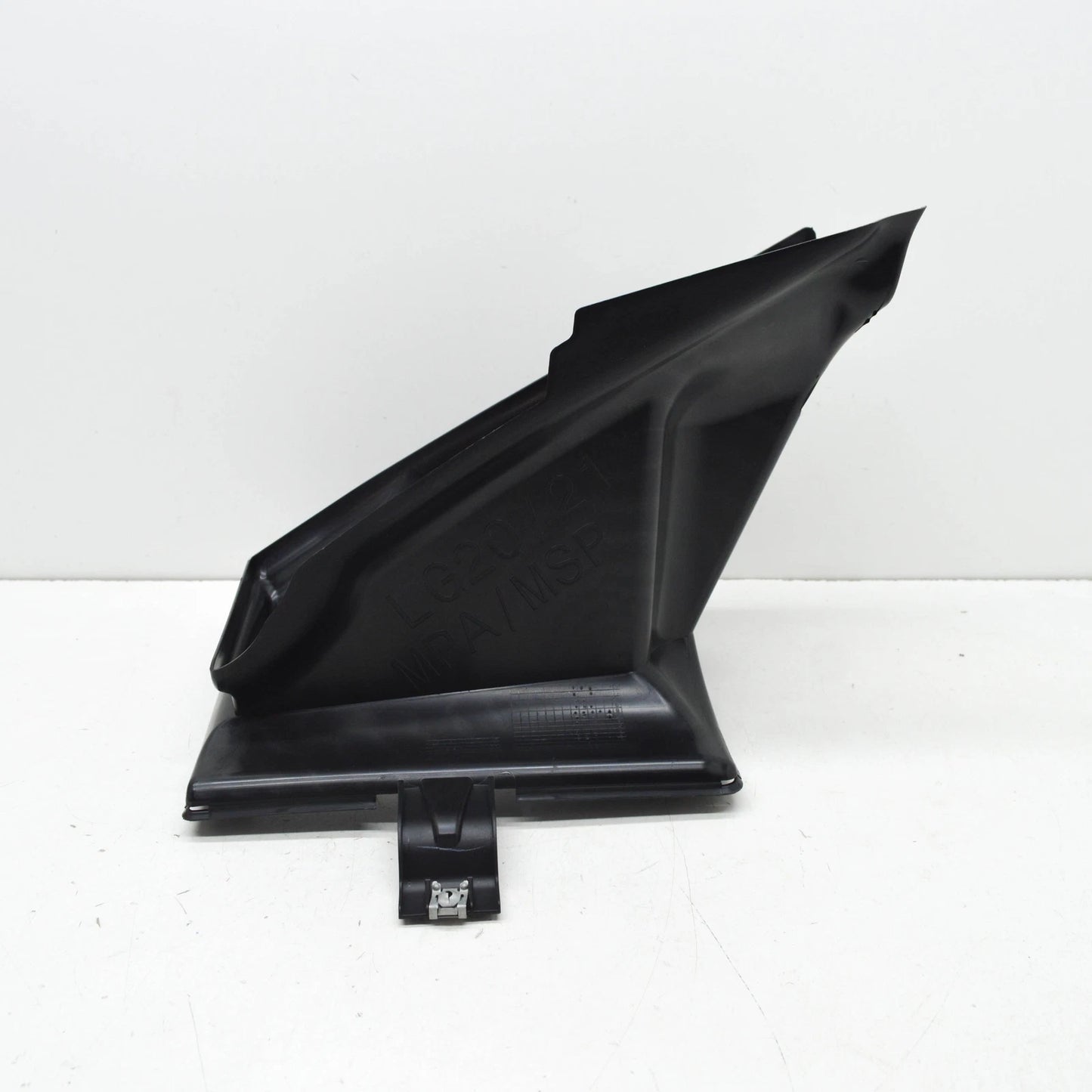 NEW BMW 3 G20, G28 FRONT LEFT RADIATOR AIR DUCT 51748071399 8071399 ORIGINAL