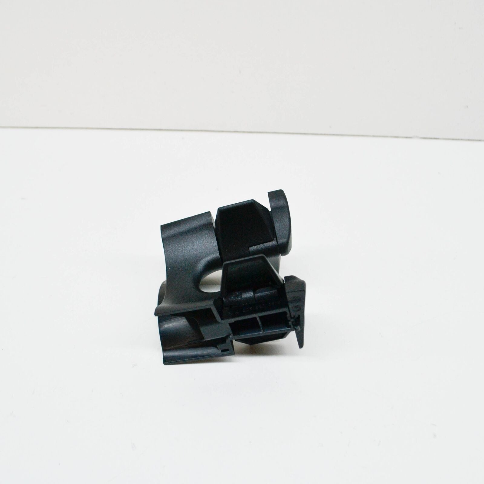 NEW MB C W205 REMOVABLE CUP HOLDER A2056800591 ORIGINAL