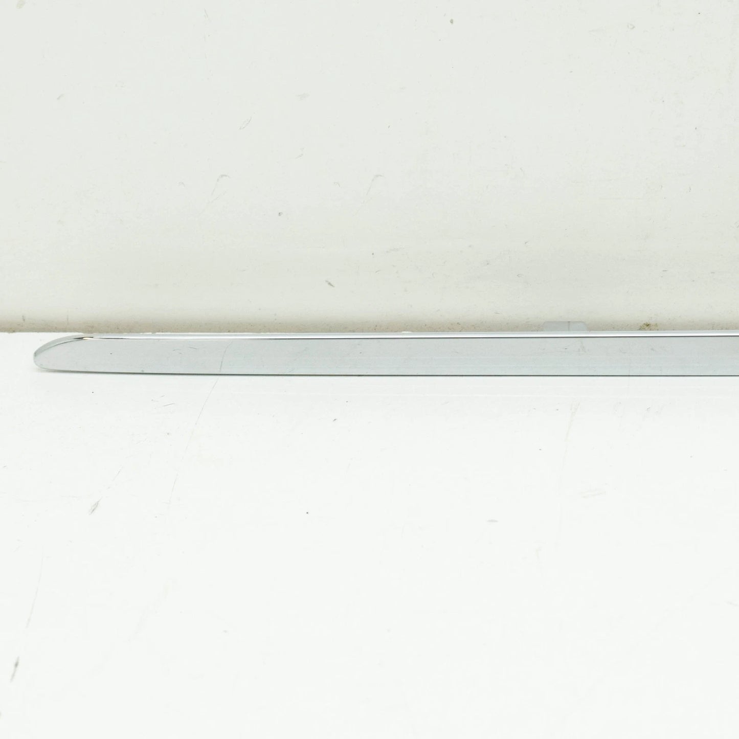 NEW MERCEDES-BENZ S-CLASS W221 REAR BUMPER RIGHT TRIM STRIP A2218850421 ORIGINAL