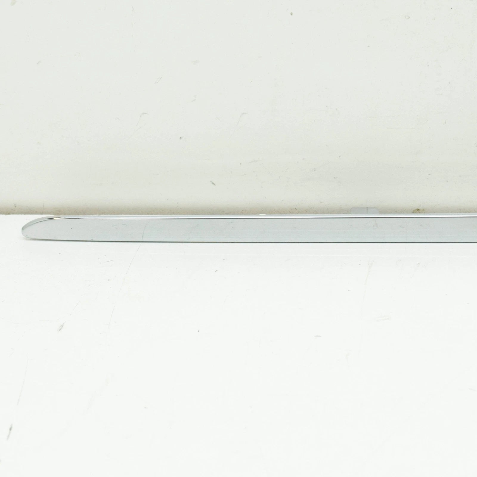 NEW MERCEDES-BENZ S-CLASS W221 REAR BUMPER RIGHT TRIM STRIP A2218850421 ORIGINAL