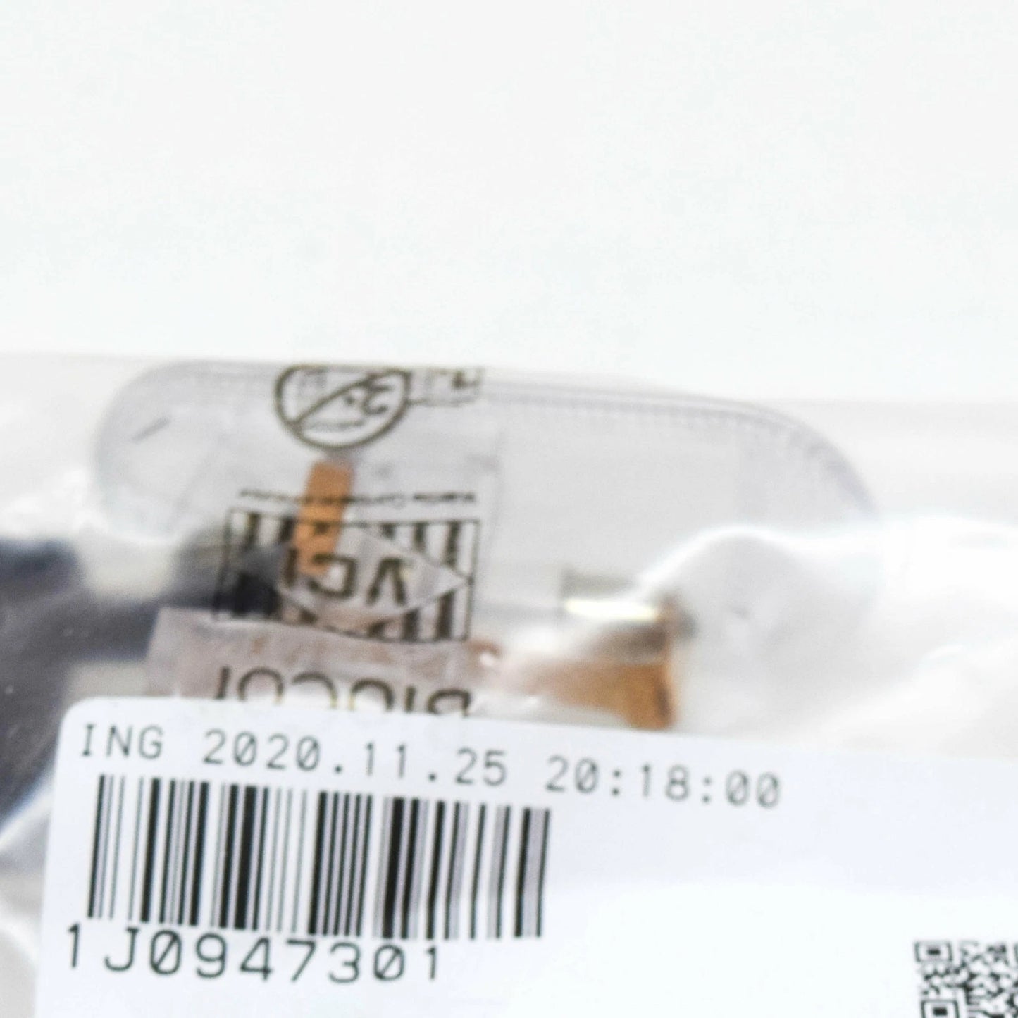 NEW VOLKSWAGEN BEETLE 9C GLOVE COMPARTMENT LID LIGHT 1J0947301