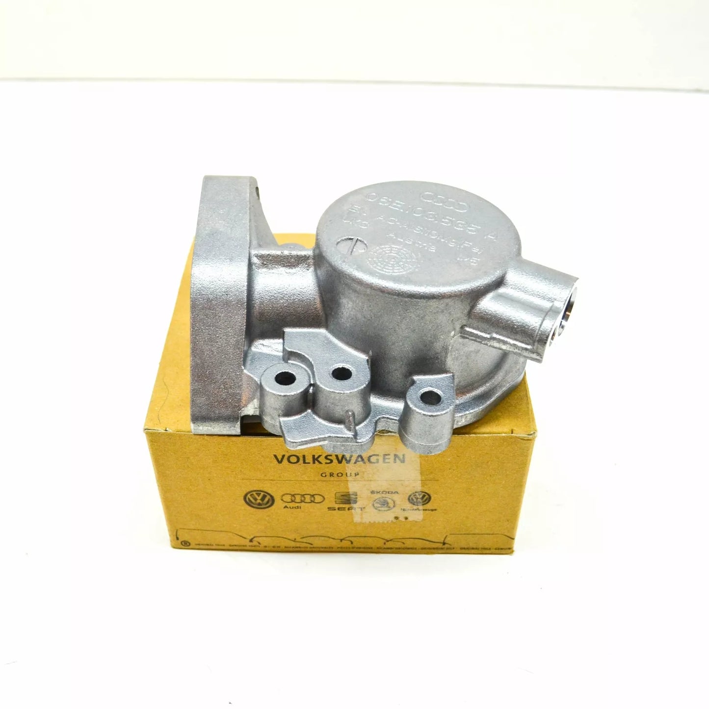 NEW AUDI A4 B8 HIGH PRESSURE FUEL PUMP HOUSING 06E103535A