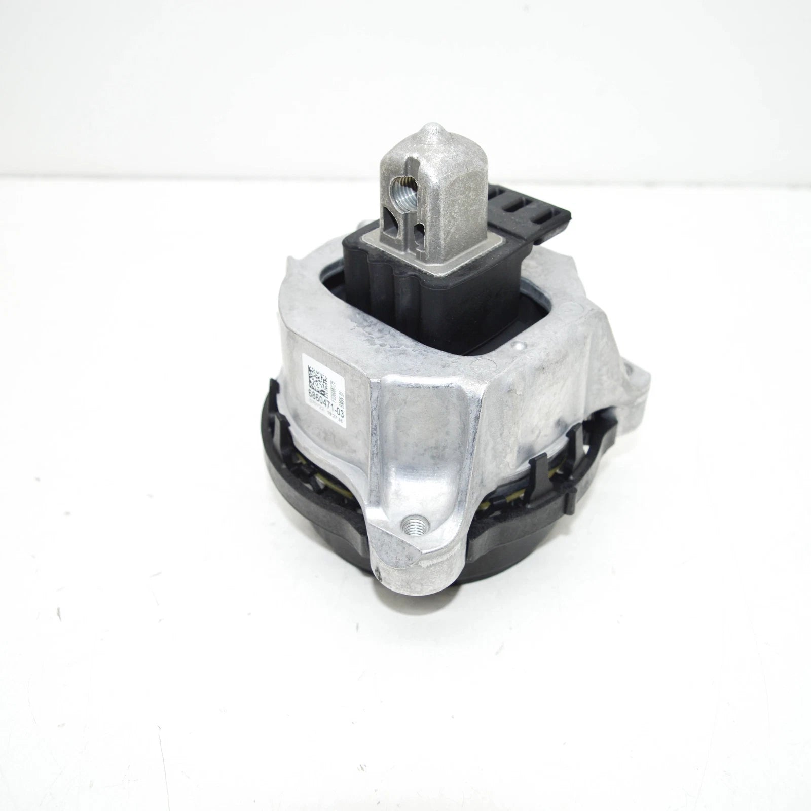 NEW BMW 5 G30 LEFT SIDE ENGINE MOUNT 22116860471 ORIGINAL