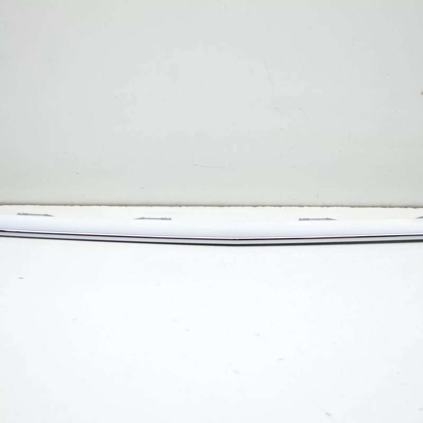 NEW MERCEDES-BENZ CLS C218 FRONT BUMPER CENTER MOLDING A2188851374