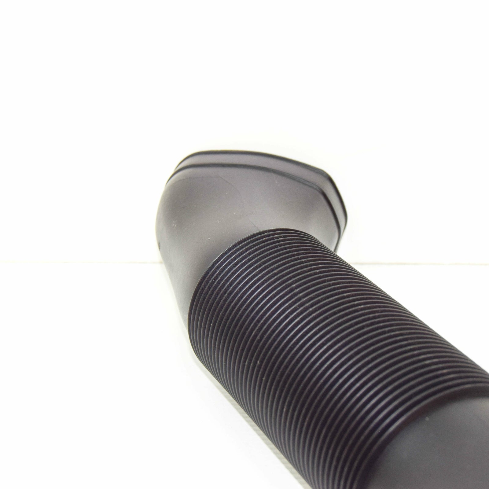 NEW MB E-CLASS W211 RIGHT AIR INTAKE HOSE TUBE A1130942182 ORIGINAL