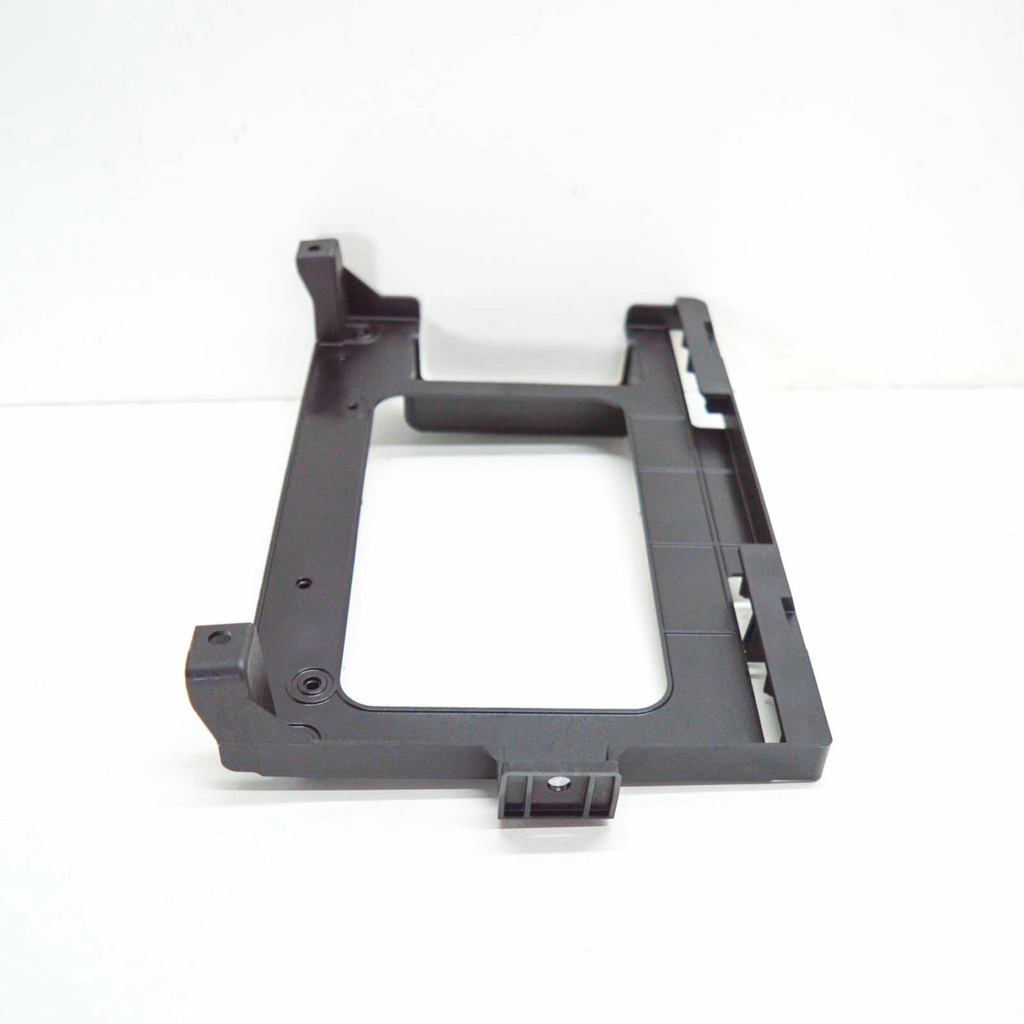 NEW VOLKSWAGEN JETTA A7 RADIO AMPLIFIER BRACKET 2GA035933 ORIGINAL