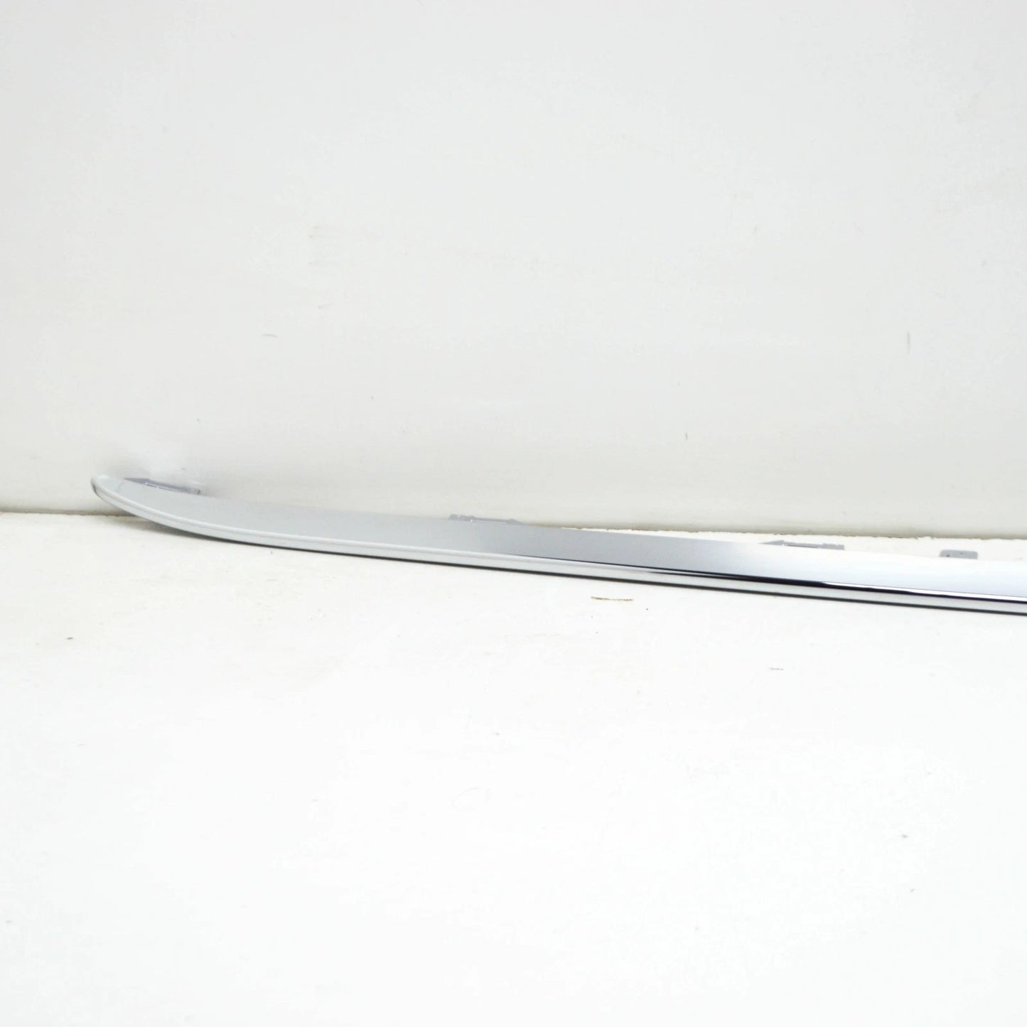 NEW MERCEDES-BENZ CLS C218 FRONT BUMPER CENTER MOLDING A2188851374