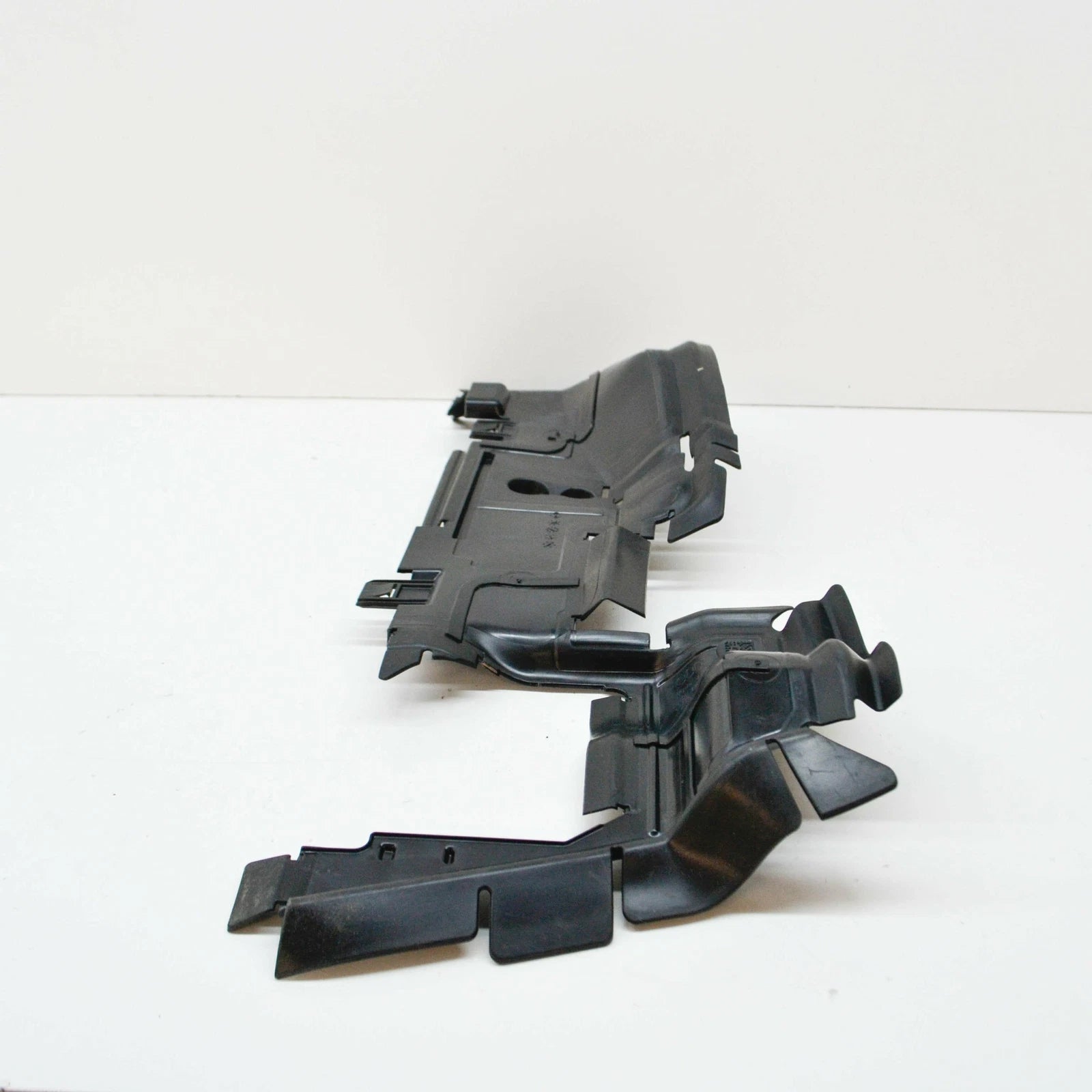 NEW AUDI Q5 80A FRONT RIGHT RADIATOR SUPPORT AIR BAFFLE 80A121284DP