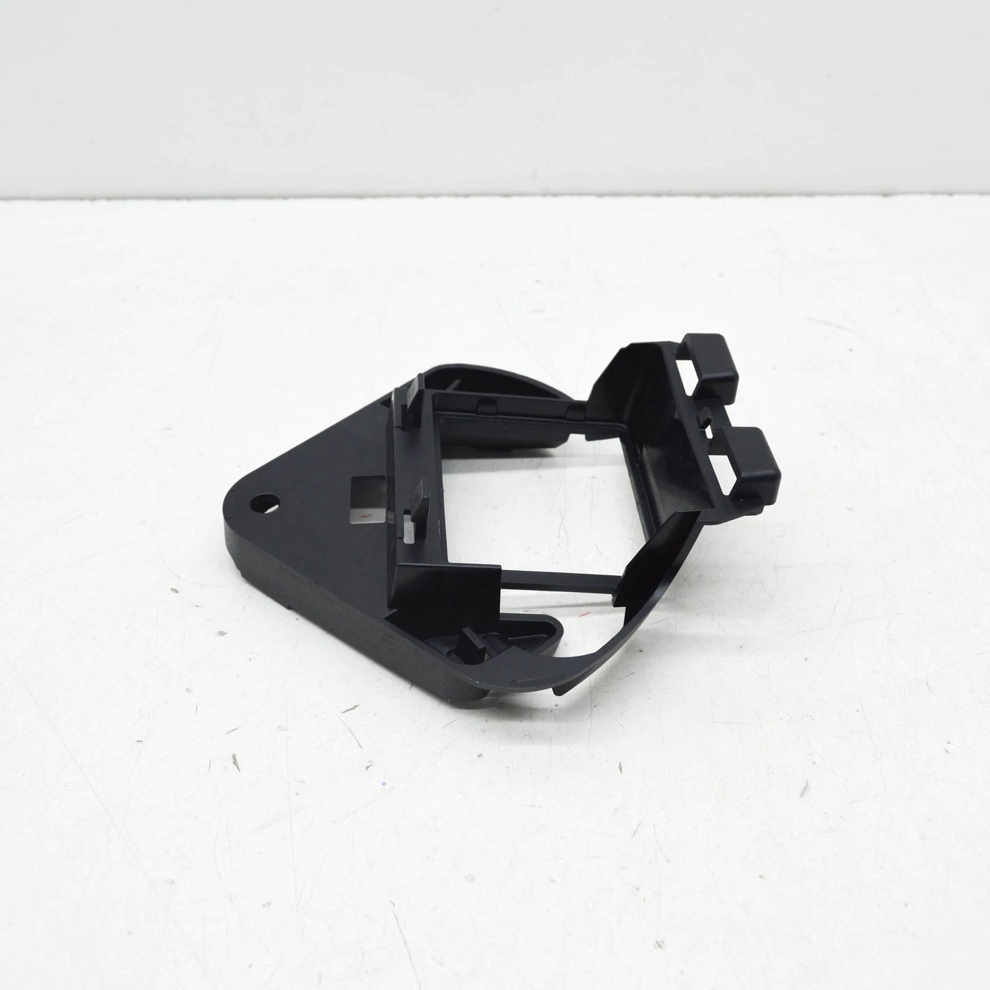 NEW MB CLS C257 FRONT COLLISION WARNING SYSTEM CARRIER A2578880100 ORIGINAL