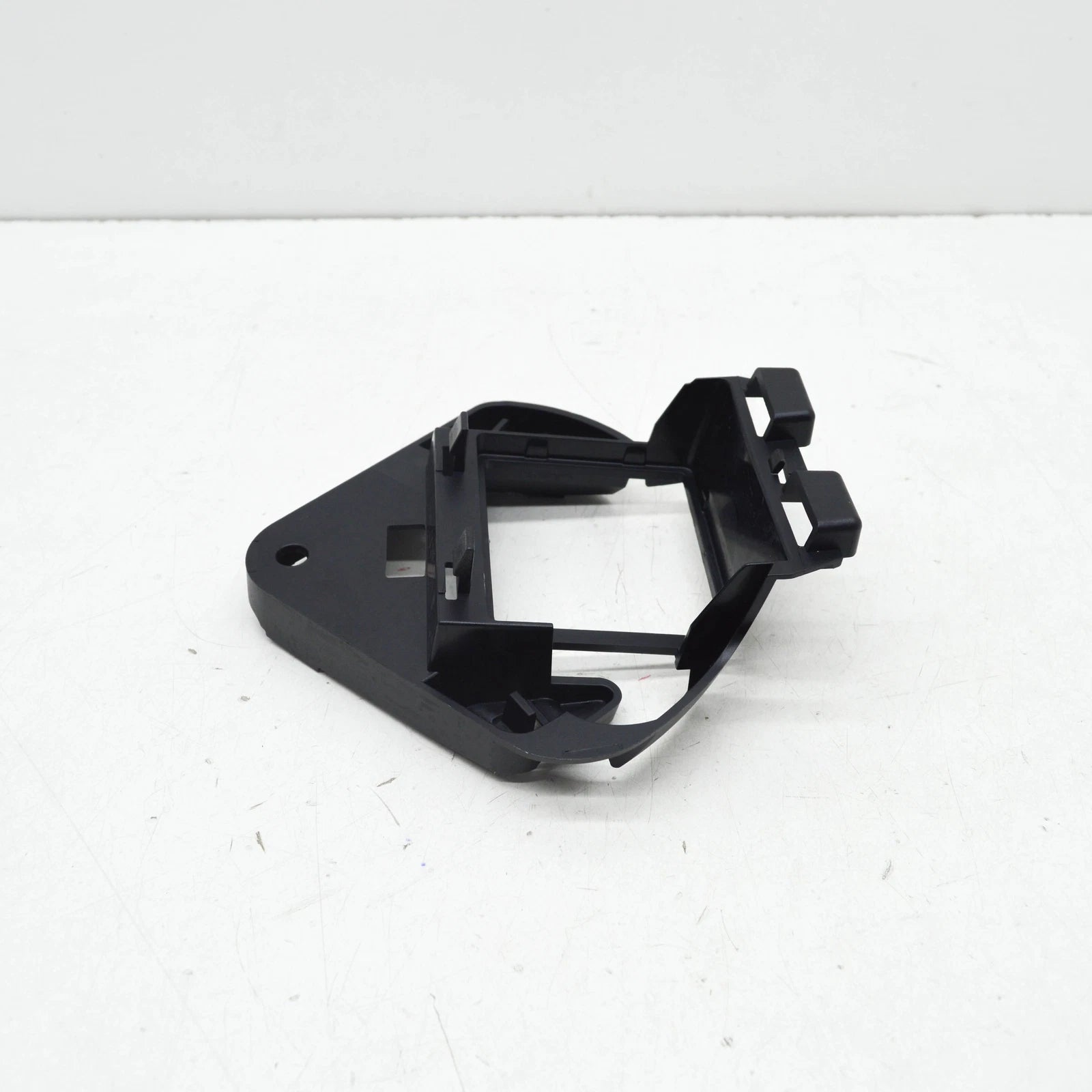 NEW MB CLS C257 FRONT COLLISION WARNING SYSTEM CARRIER A2578880100 ORIGINAL