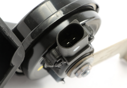 NEW AUDI Q7 4M RIGHT SIDE HIGH TONE HORN 4M0951210 ORIGINAL