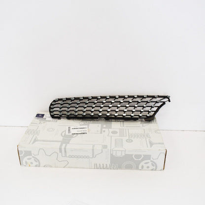 NEW MERCEDES-BENZ C-CLASS W205 FRONT RIGHT GRILLE A2058882060 ORIGINAL