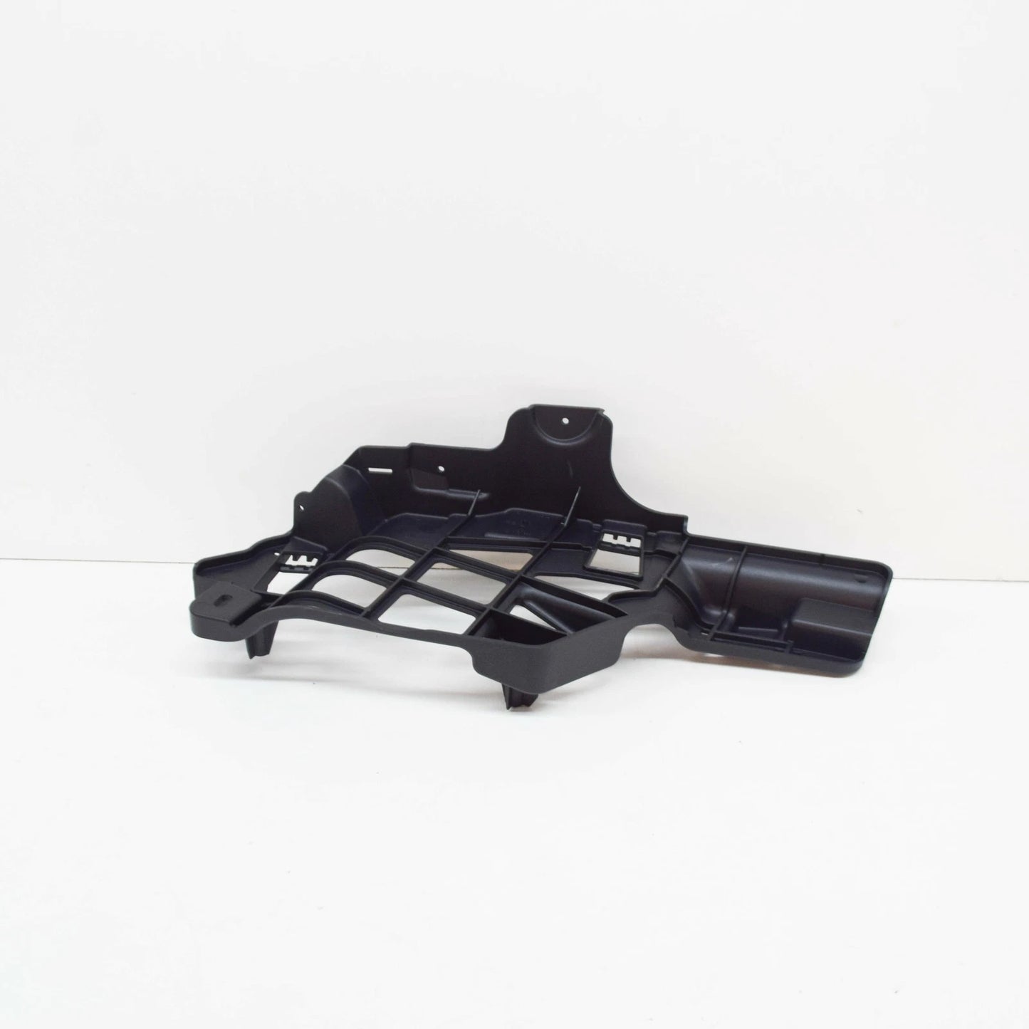 NEW MERCEDES-BENZ CLA COUPE C117 RIGHT EXHAUST TIP BRACKET A1178850201