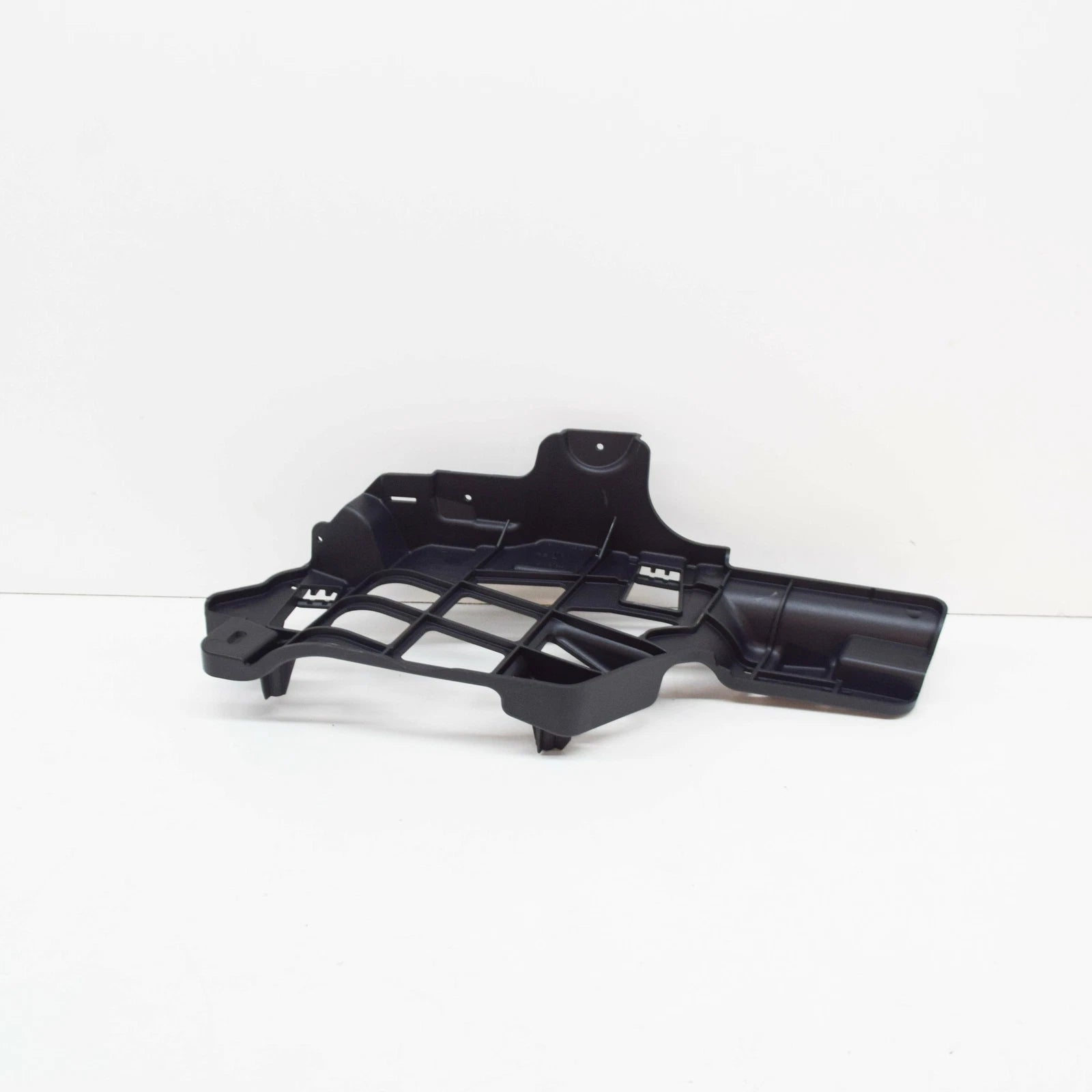 NEW MERCEDES-BENZ CLA COUPE C117 RIGHT EXHAUST TIP BRACKET A1178850201