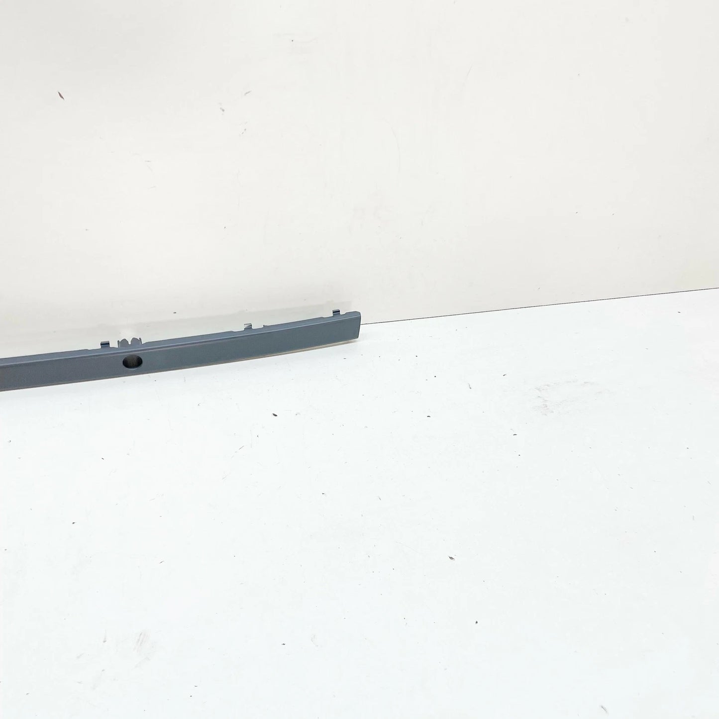 NEW BMW 5 E39 REAR BUMPER GUARD TRIM 7005944 51127005944 ORIGINAL