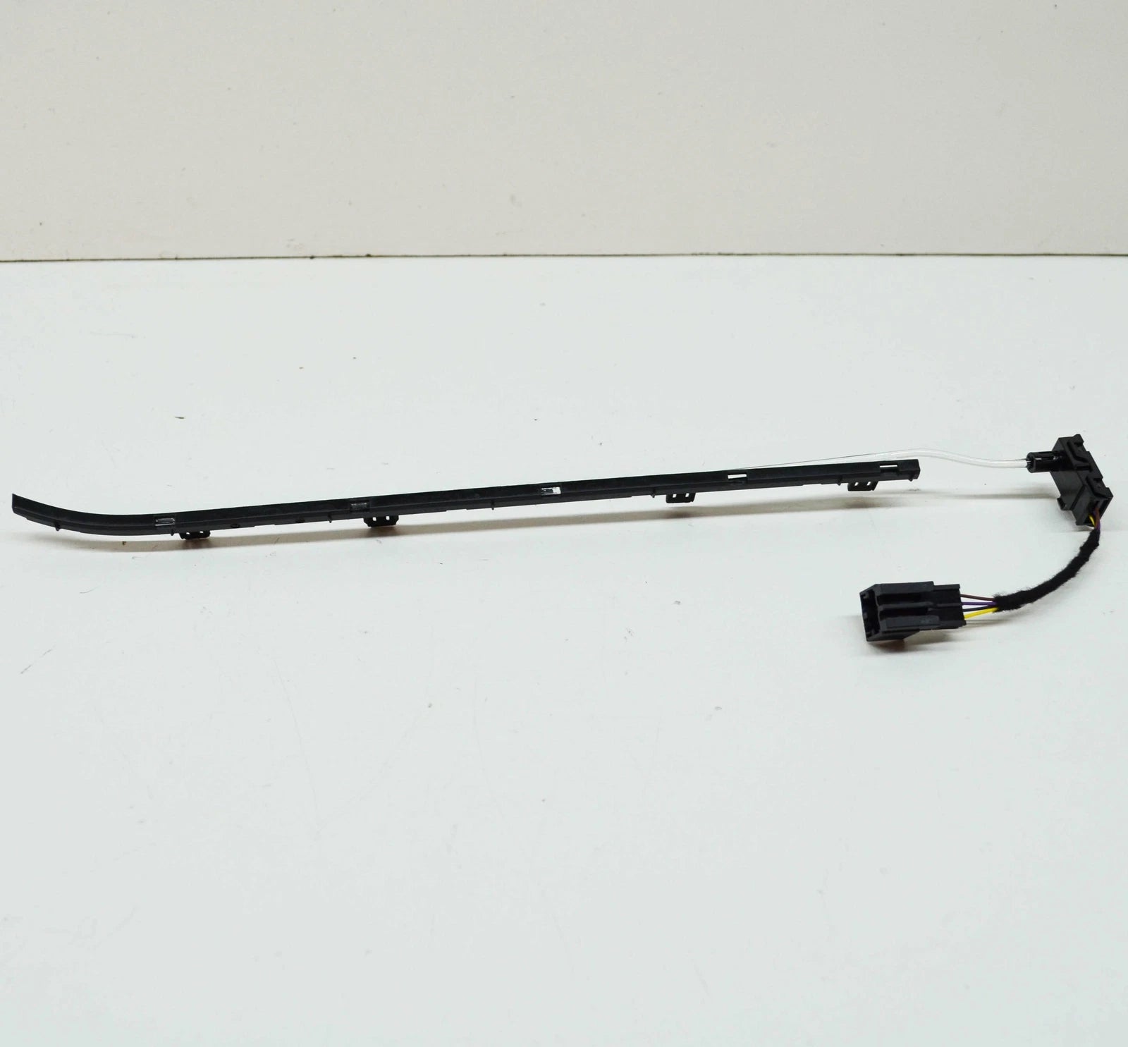 NEW AUDI A4 B9 FRONT LEFT CENTER CONSOLE INTERIOR LIGHT FIBRE 8W0947093A