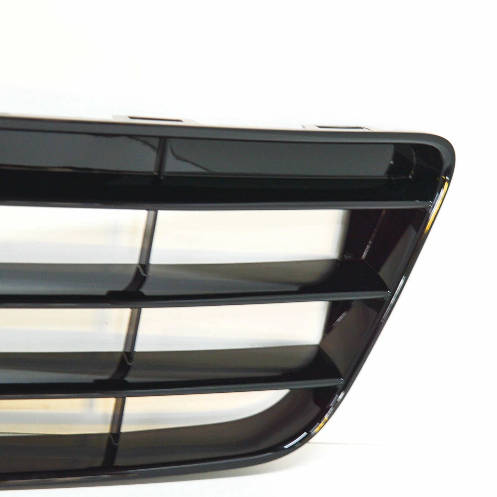 NEW VOLKSWAGEN SCIROCCO 137 FRONT BUMPER LOWER GRILLE 1K8853677A041