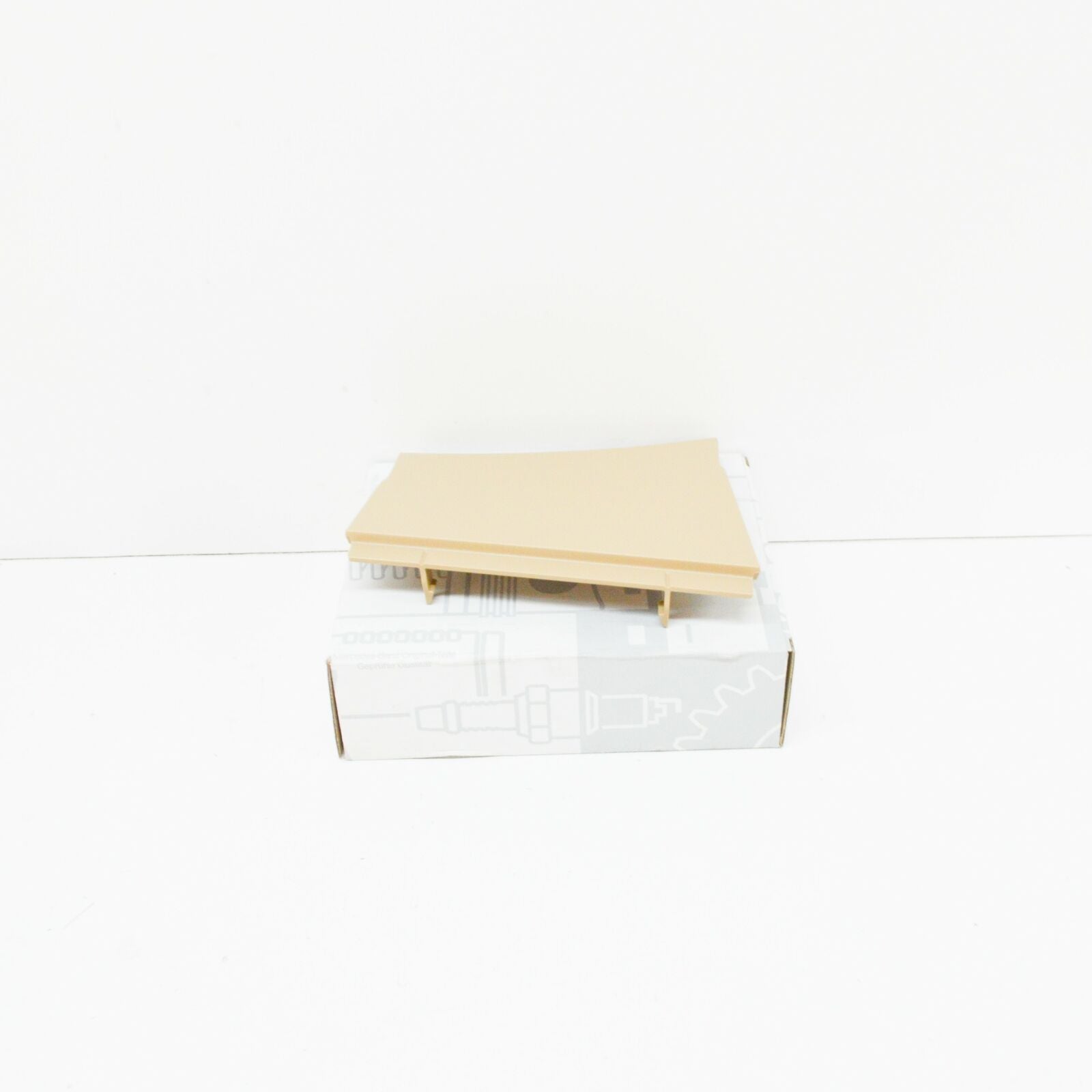 NEW MB CLS C219 FRONT LEFT DOOR TRIM PANEL FACING A21972705288K67 ORIGINAL