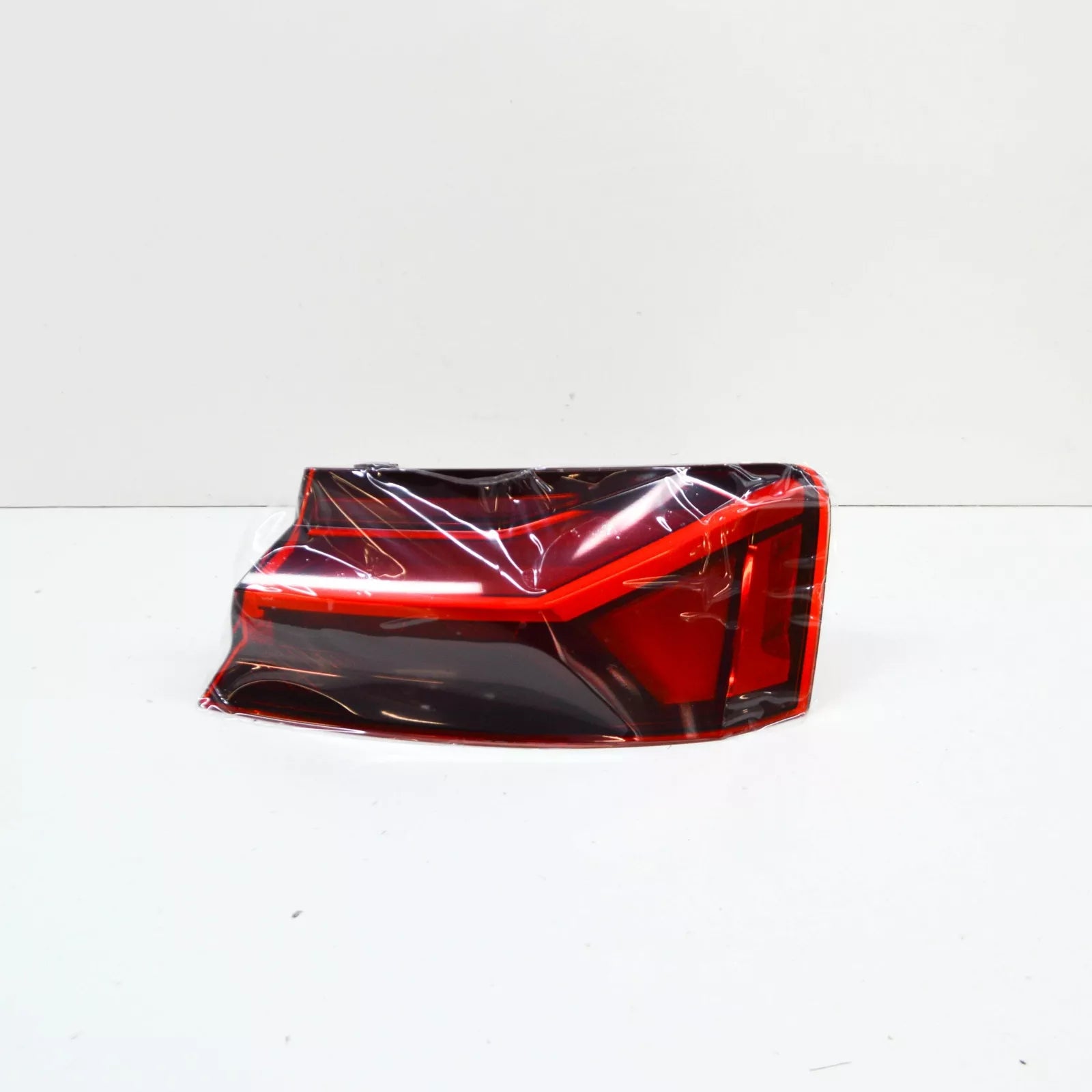 NEW AUDI A5 RS5 COUPE SPORTBACK 8W6 REAR RIGHT LED TAILLIGHT 8W6945092AA