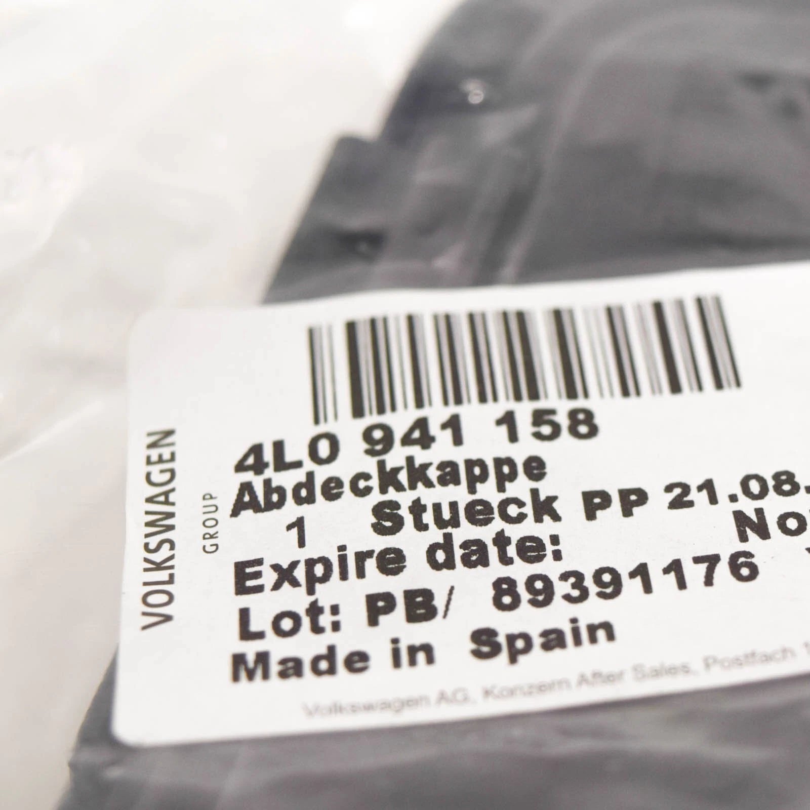 NEW AUDI Q7 4L RIGHT HEADLIGHT PROTECTIVE CAP 4L0941158 ORIGINAL