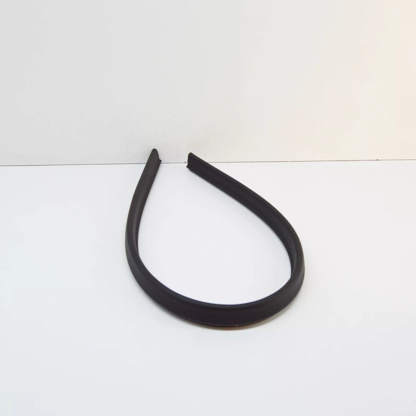 NEW MERCEDES-BENZ B W247 ENGINE HOOD SEAL A1778870600 ORIGINAL