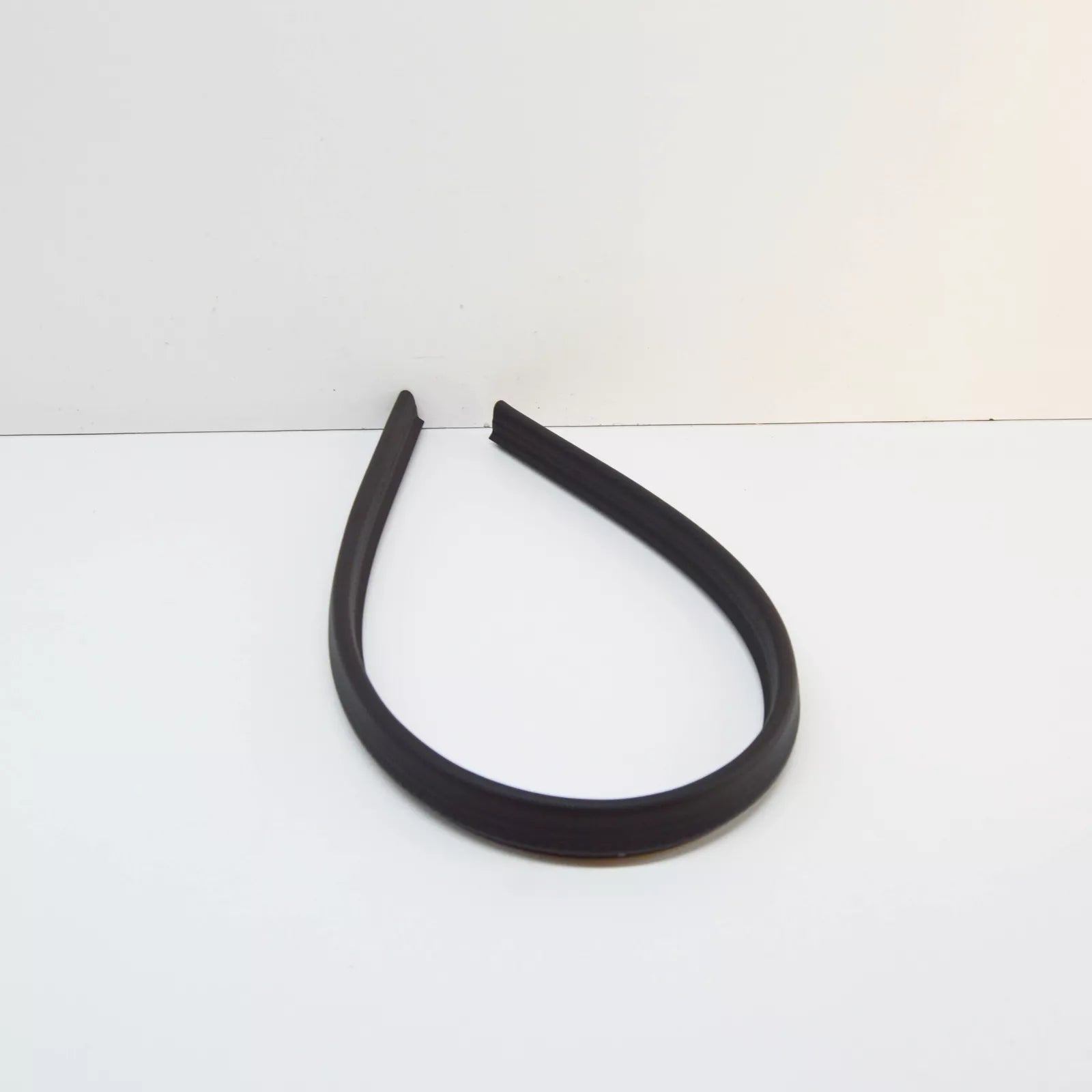 NEW MERCEDES-BENZ B W247 ENGINE HOOD SEAL A1778870600 ORIGINAL