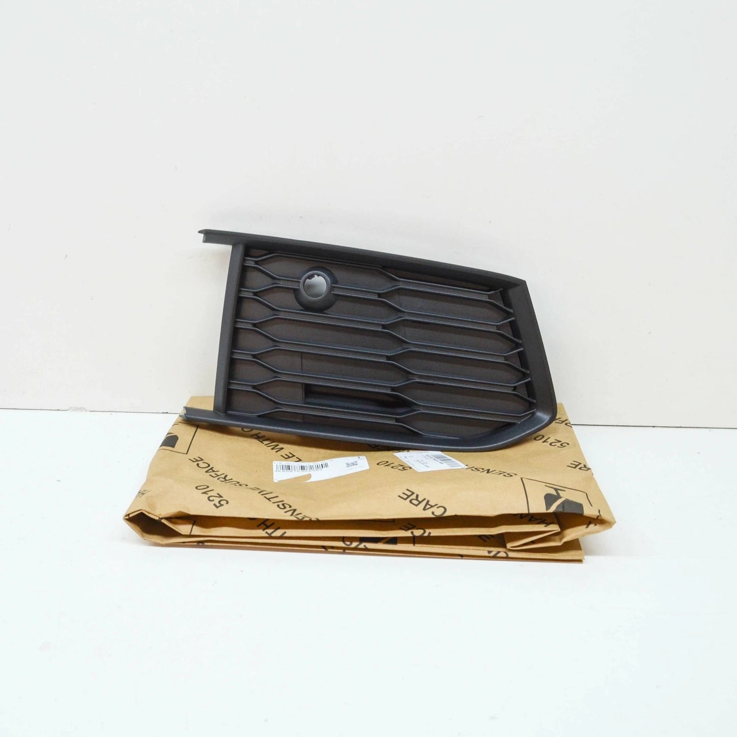 NEW AUDI A6 C8 FRONT BUMPER RIGHT SIDE GRILLE 4K0807648A9B9