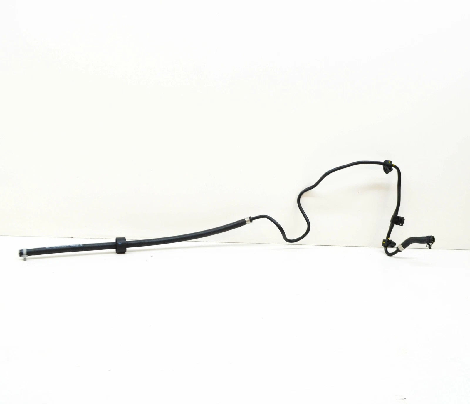 NEW MB GLC C253 HEATING CIRCUIT HOSE FROM HEAT EXCHANGER A2538309400 ORIGINAL