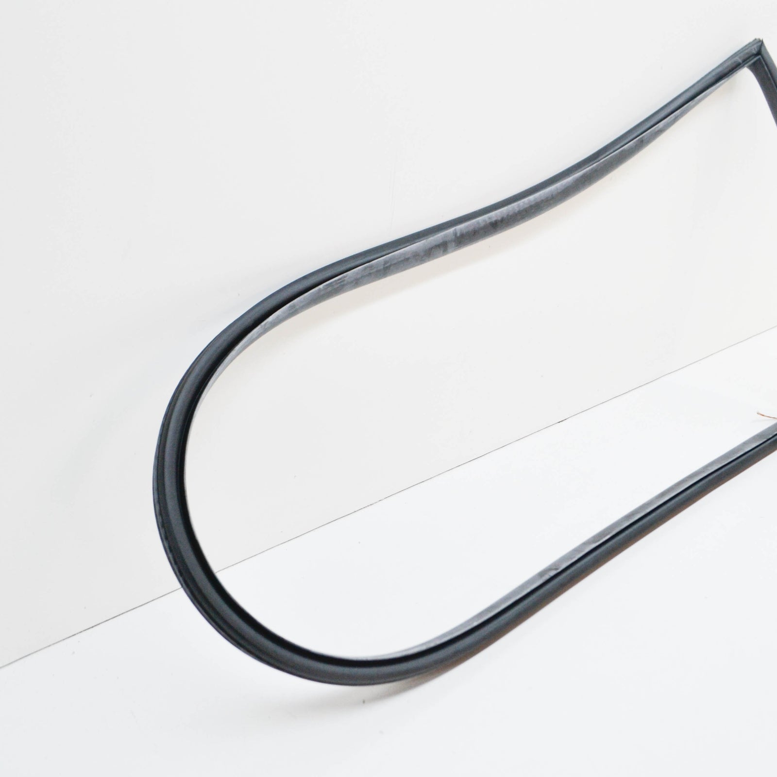 new bmw 3 compact e36 rear left window seal 51728146765 8146765 original